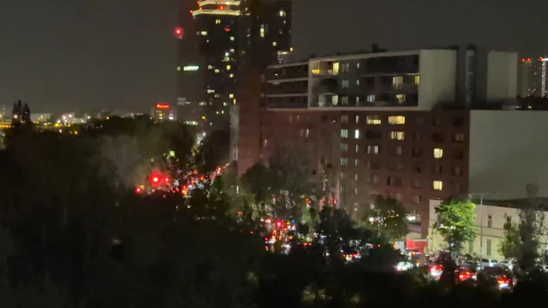 Ein kollektives Hupen sorgte nahe der A4 in Wien für eine schlaflose Nacht.