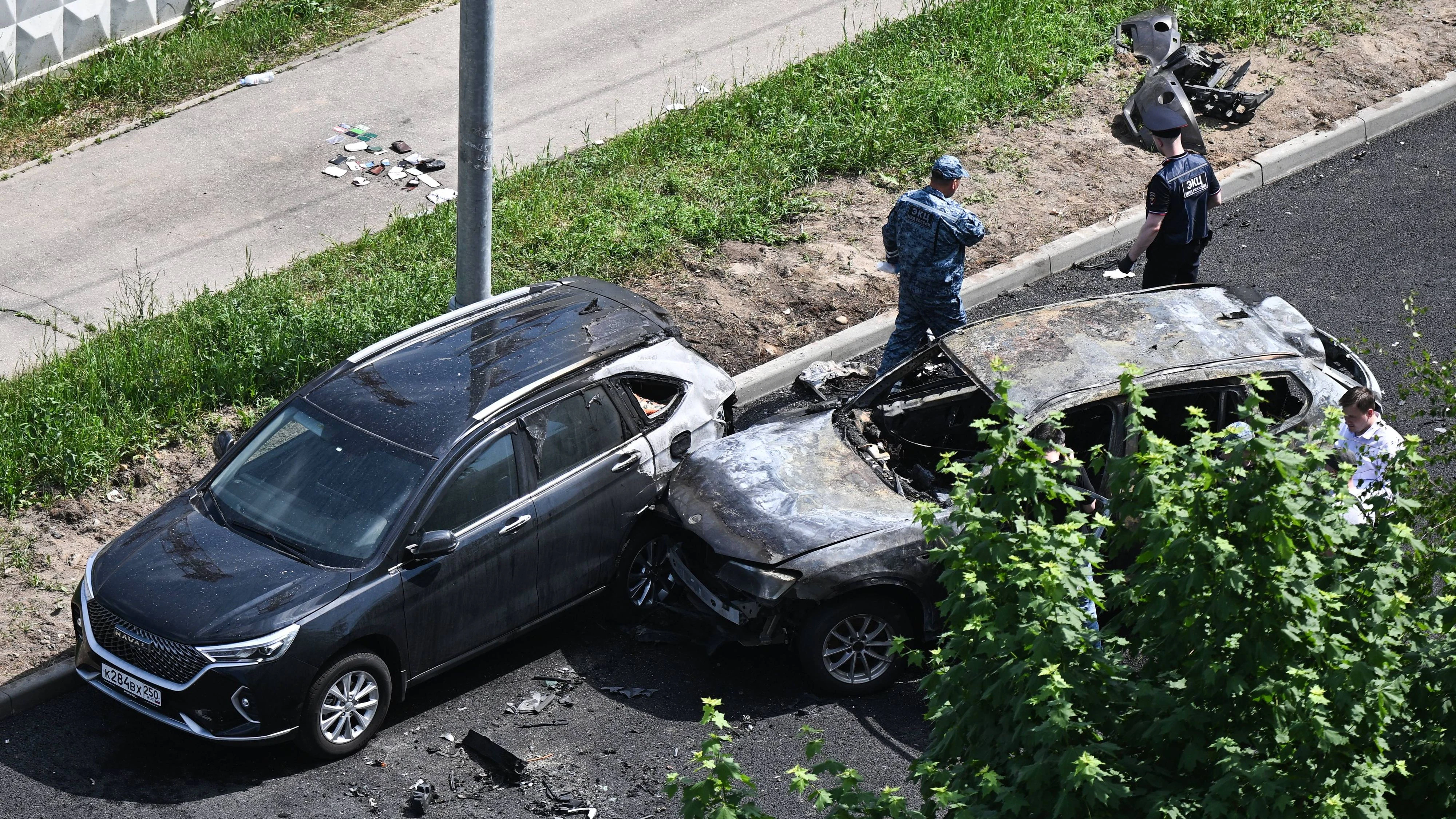 Der BMW brannte komplett aus.