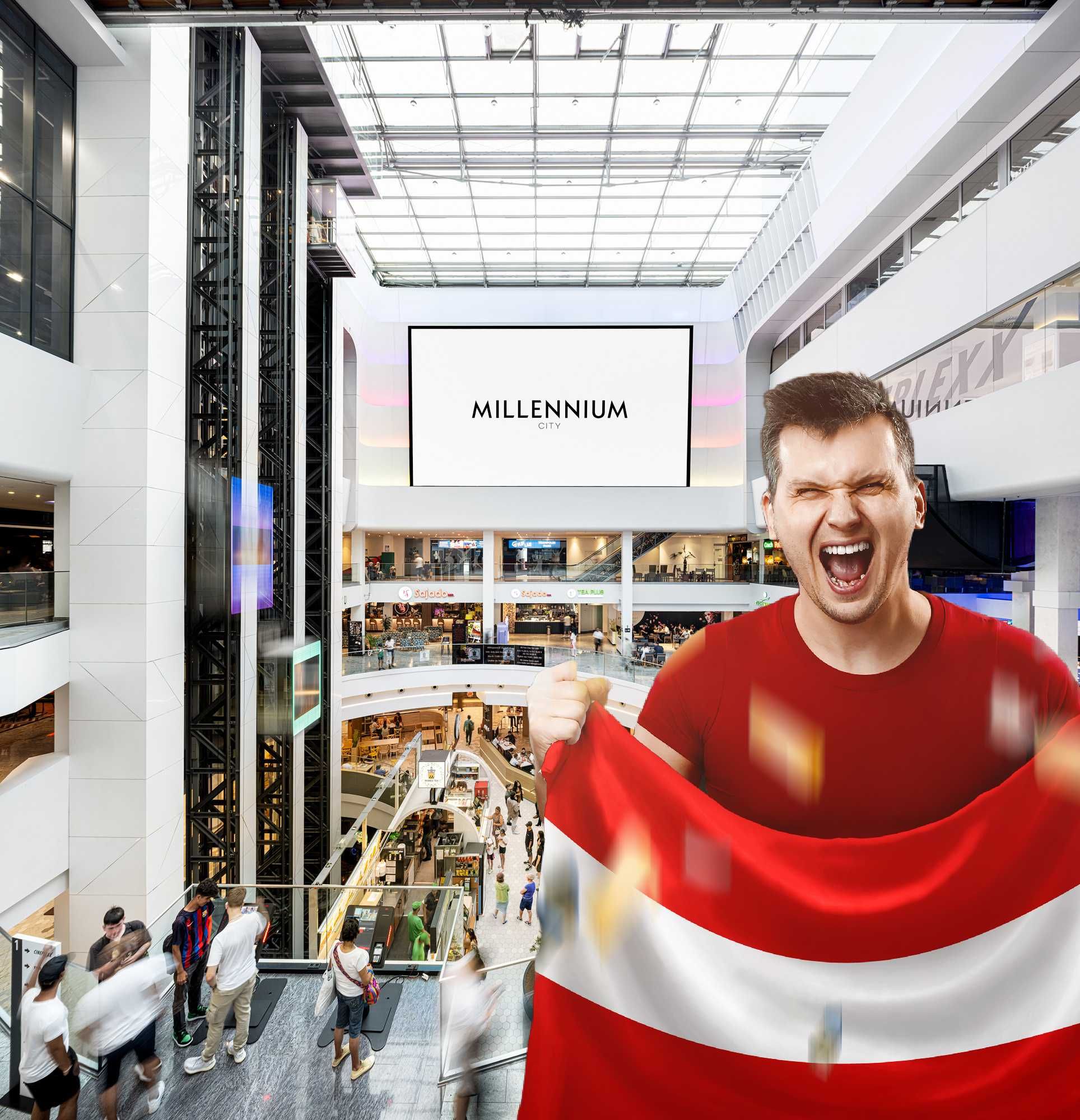 Public Viewing auf XXL-Screen in der Millennium City in Wien-Brigittenau. 
