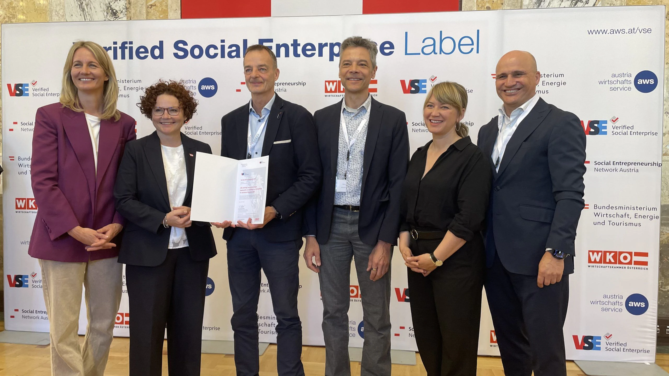 Dem IT-Refurbisher afb social & green IT Österreich wurde das staatliche Label "Verified Social Enterprise" verliehen.