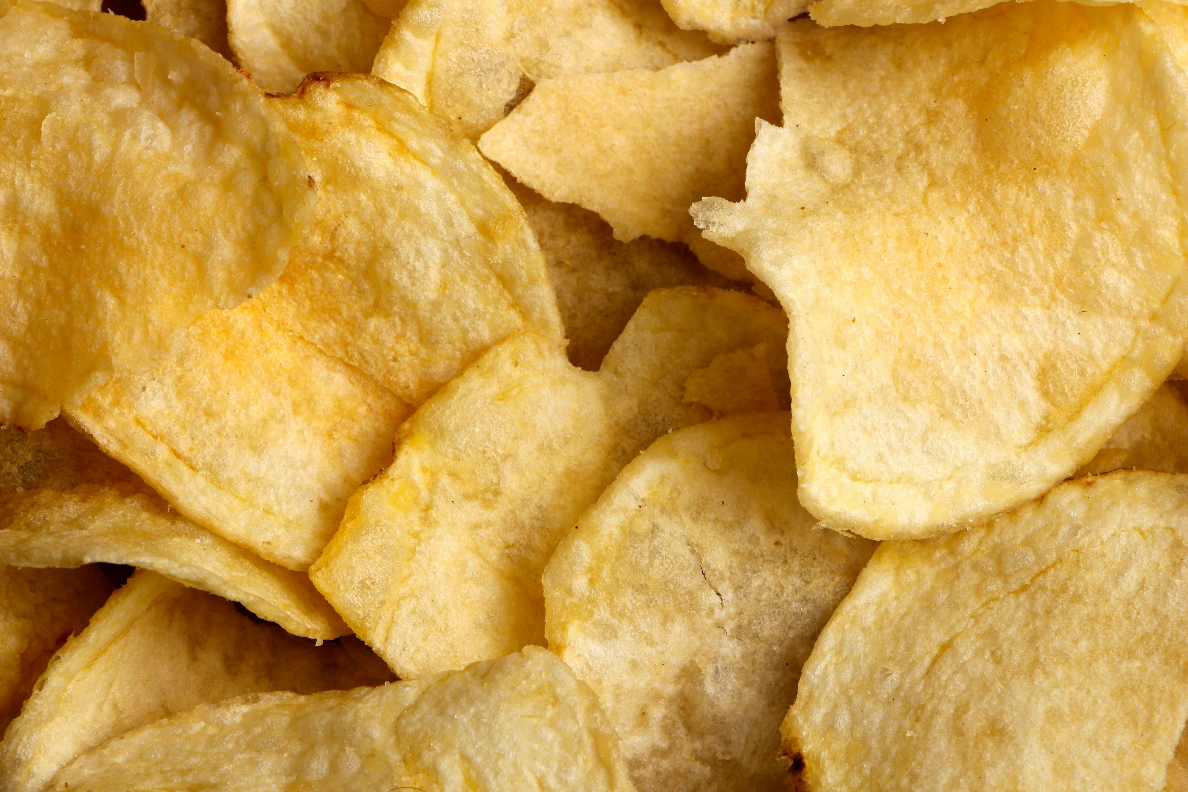 Welche Chips schmecken wirklich am besten? Der VKI ließ jetzt Konsumenten blind verkosten.