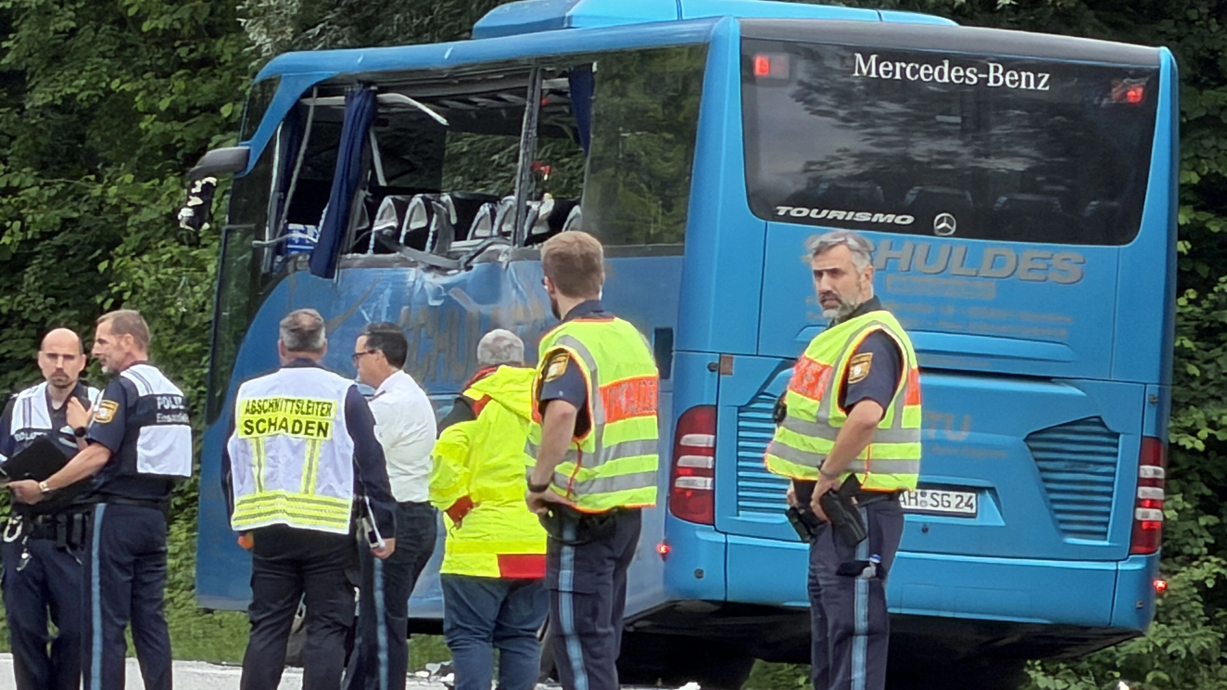 Heute.at - Bus-Crash mit Schulkindern! Drei Kinder schwer verletzt