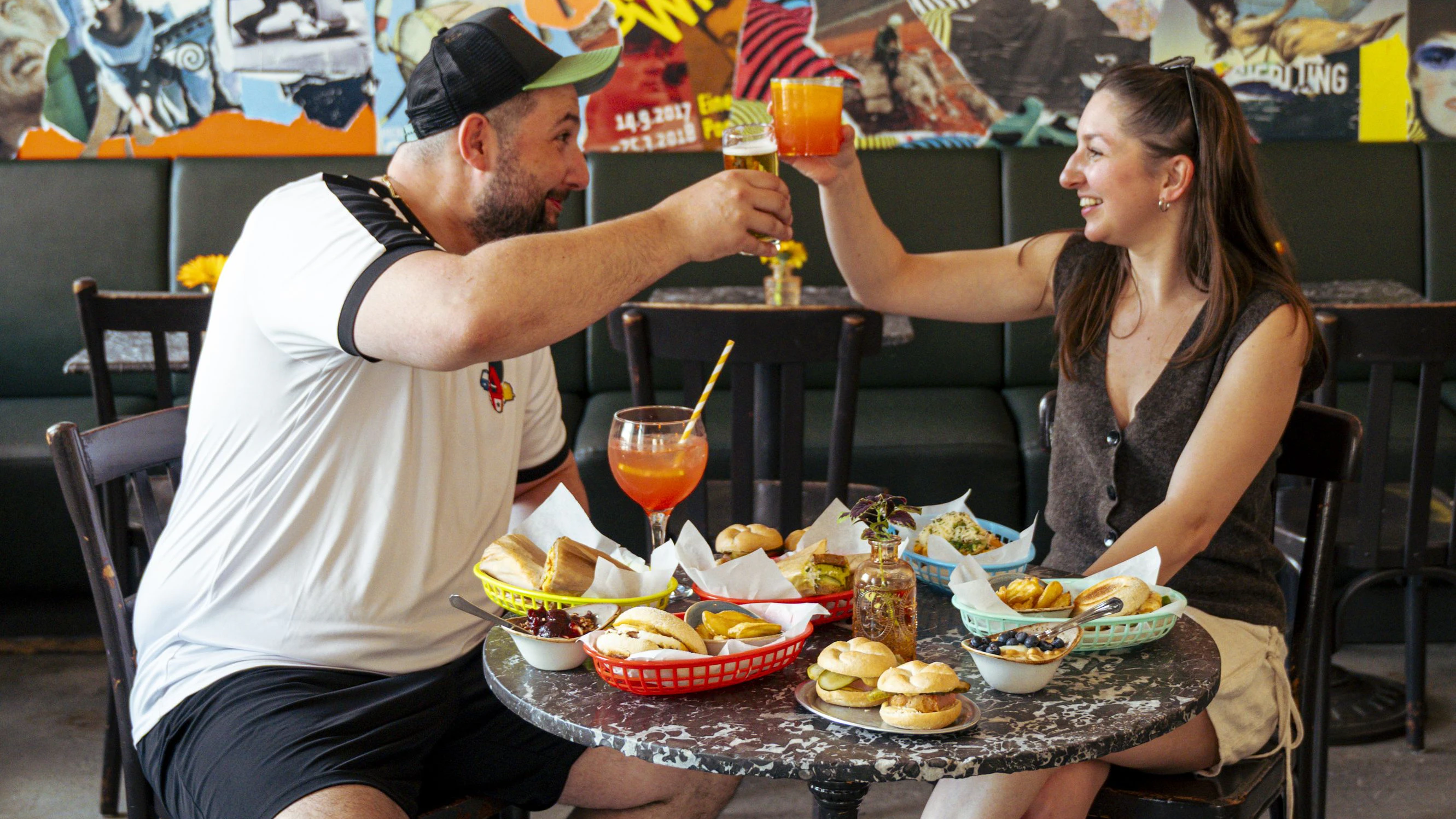 Heute.at - Kipferl & Bier – Wiener Café öffnet zur WM um 5:30 Uhr
