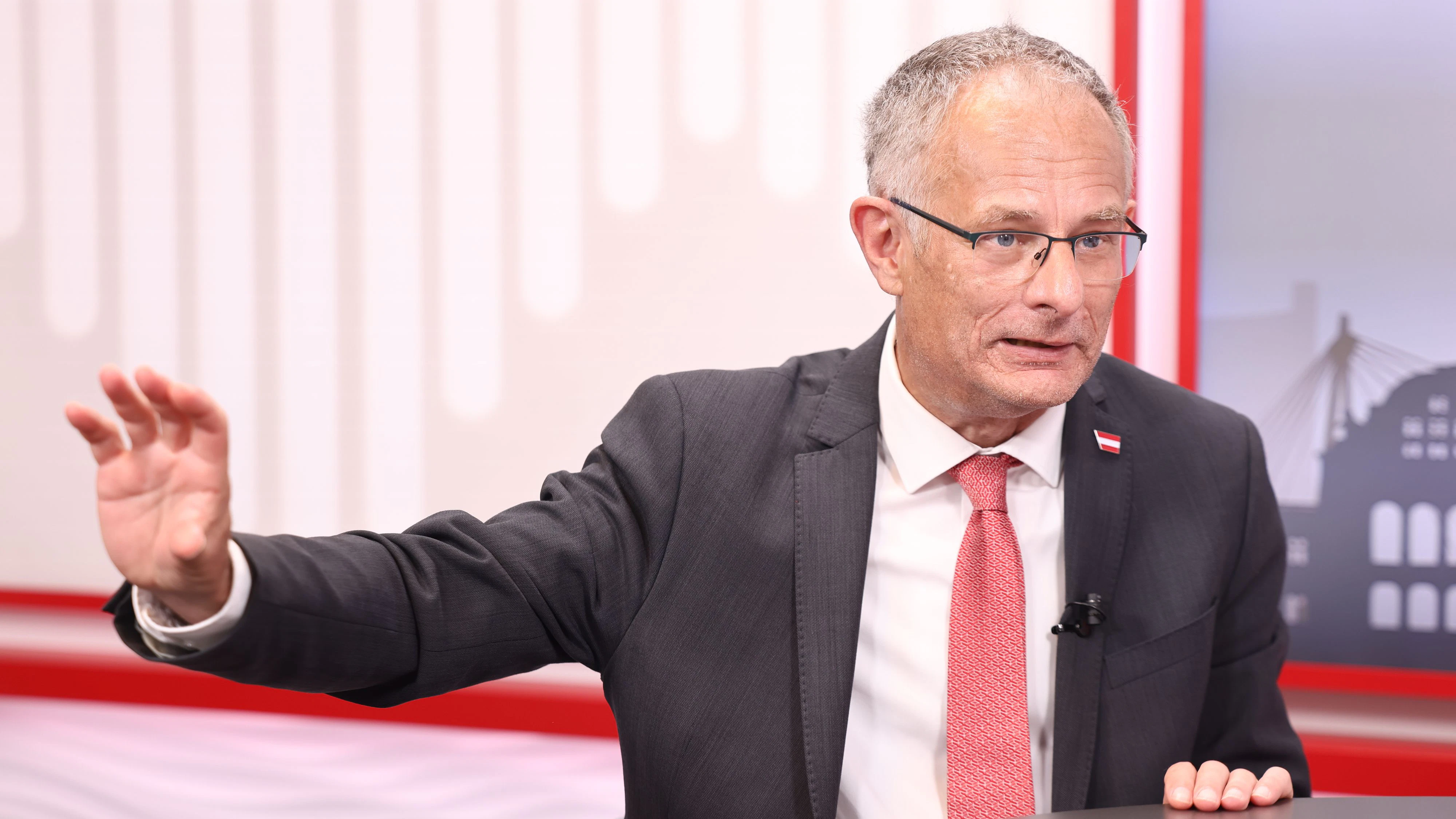 Wenn man den Menschen die Sparmaßnahmen gut erklärt, gibt es viel Verständnis, sagt SP-Finanzminister Marterbauer.