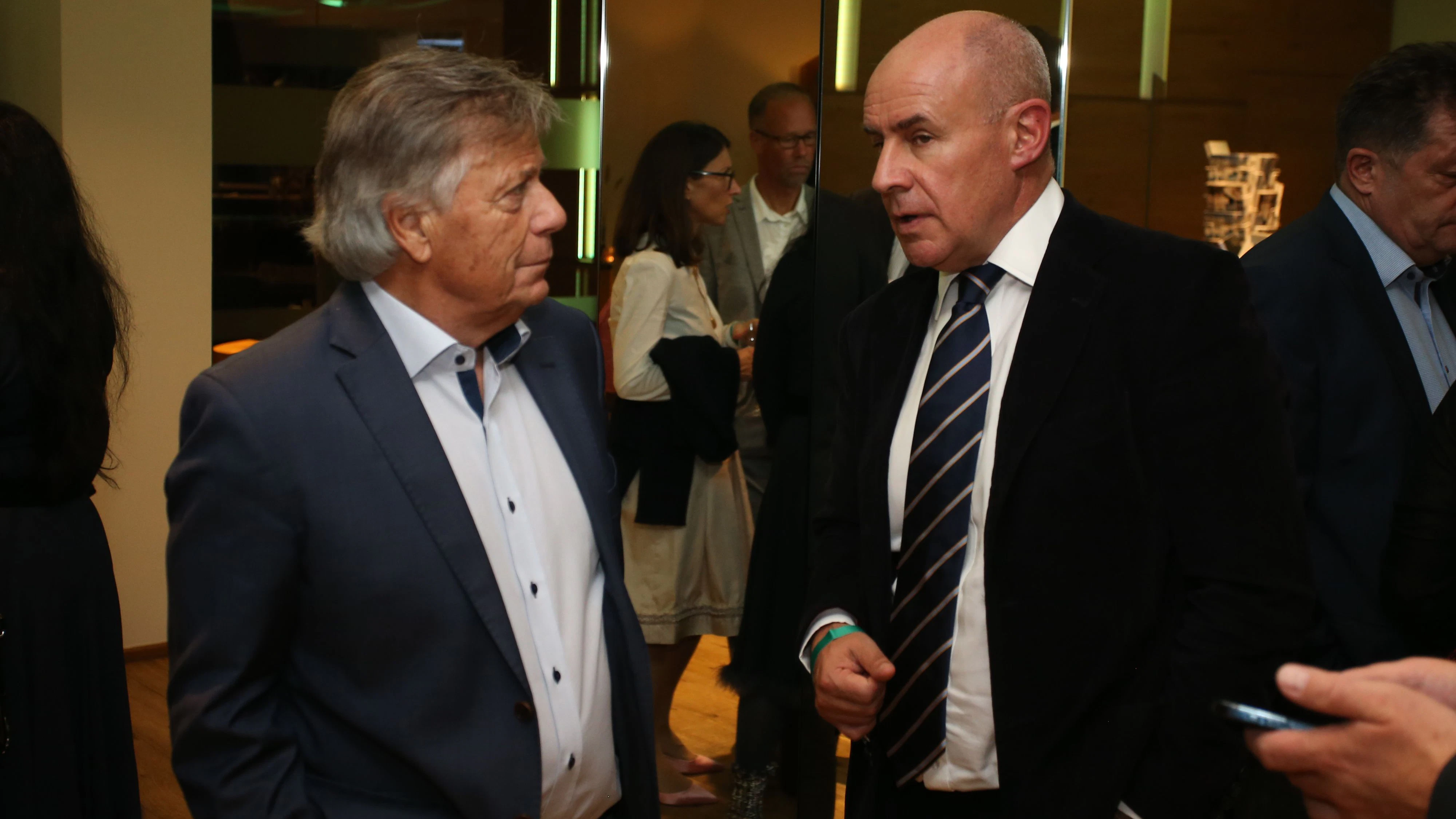 SOELDEN,AUSTRIA,22.OCT.21 - ALPINE SKIING - FIS World Cup season opening, Rettenbachferner, preview, side event, Tiroler Tageszeitung Abendessen. Image shows Peter Schroecksnadel and president Johan Eliasch (FIS). Photo: GEPA pictures/ Mathias Mandl