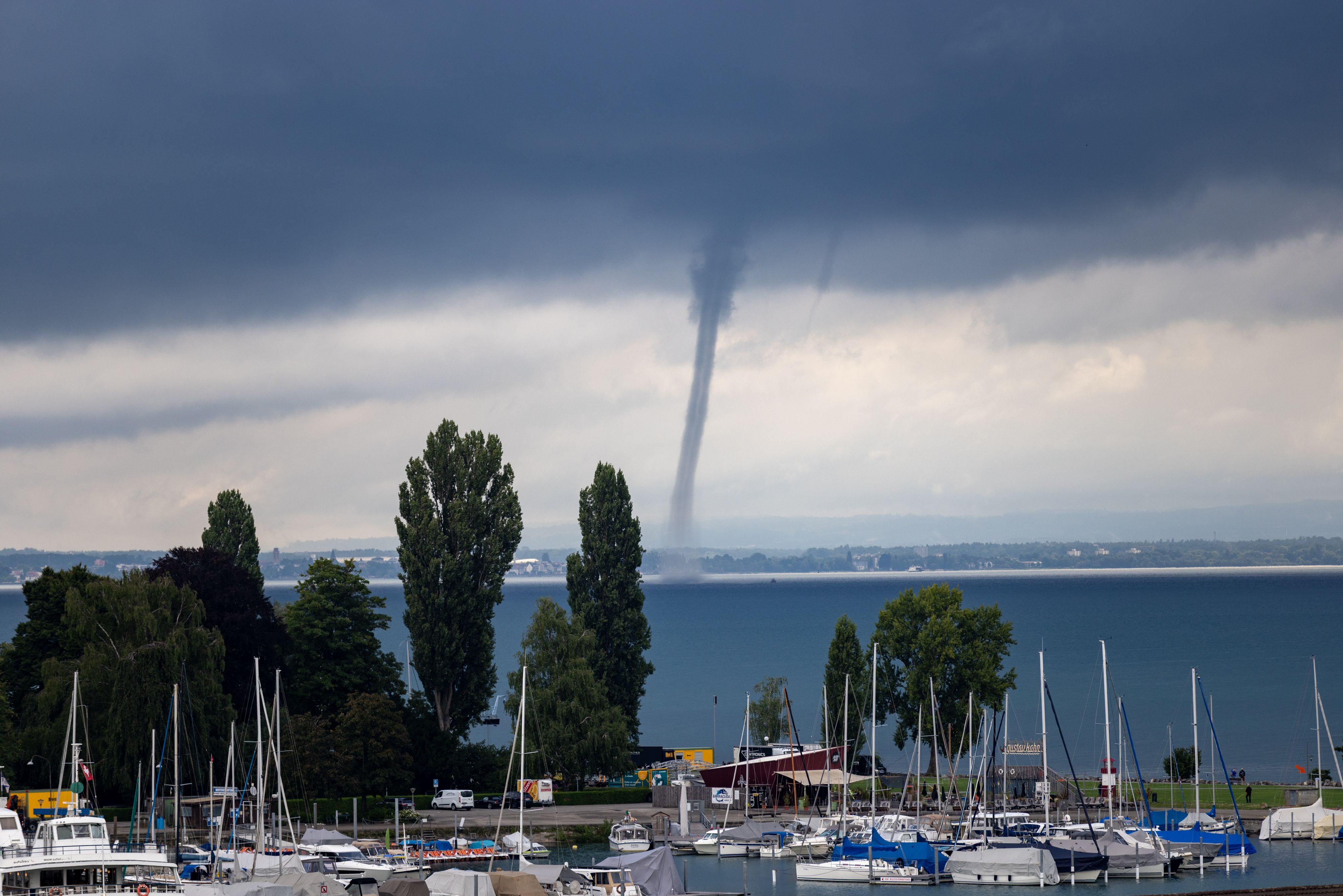 Heute.at - Seltenes Wetterphänomen am Bodensee sorgt für Staunen