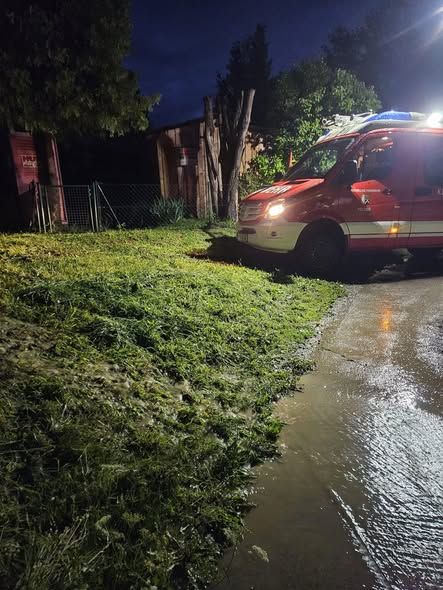 Die Feuerwehr hatte alle Hände voll zu tun.