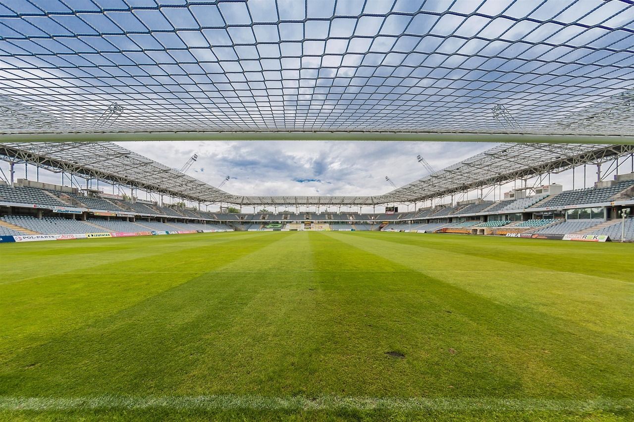 Fußball im Tor im Stadion