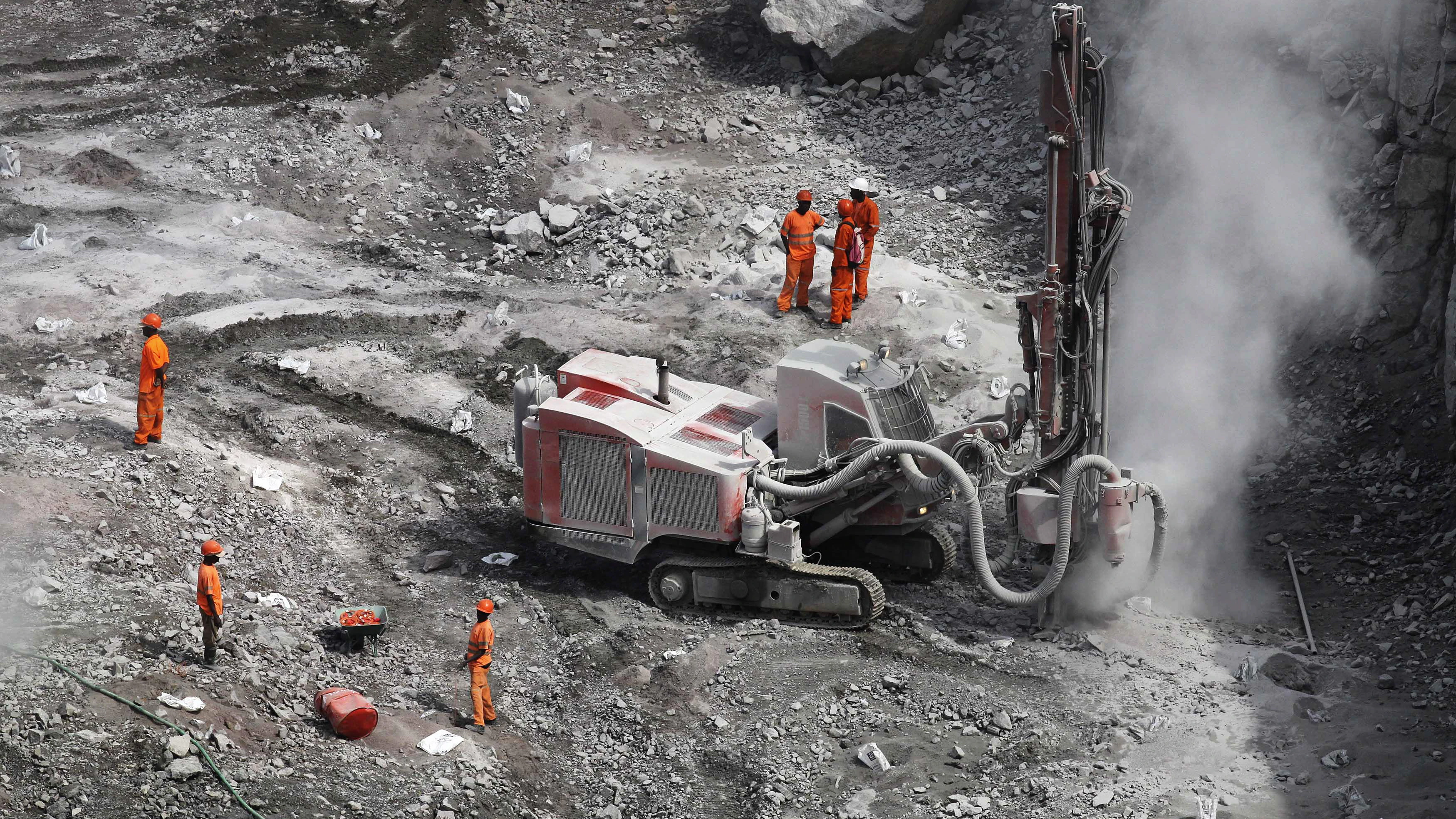 Schwereres Equipment kam in der Mine im östlichen Teil Sierra Leones zum Einsatz
