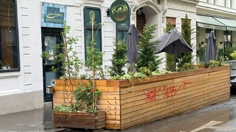Auch der Gastgarten des "Santoor" wurde lange nicht genutzt, soll jetzt aber wieder offen haben.