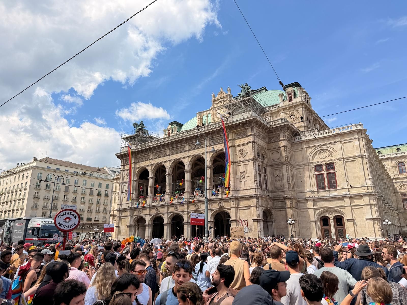 Heute.at - Party und nackte Haut! So feiern Wiener die Pride 2026