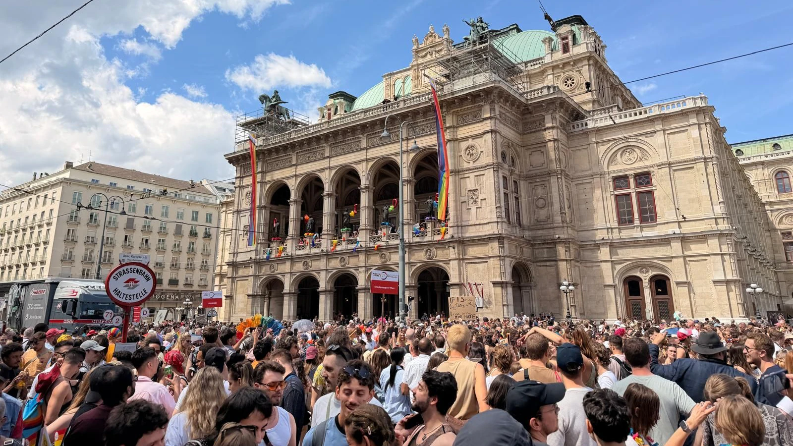 Heute.at - Party und nackte Haut! So feiern Wiener die Pride 2026