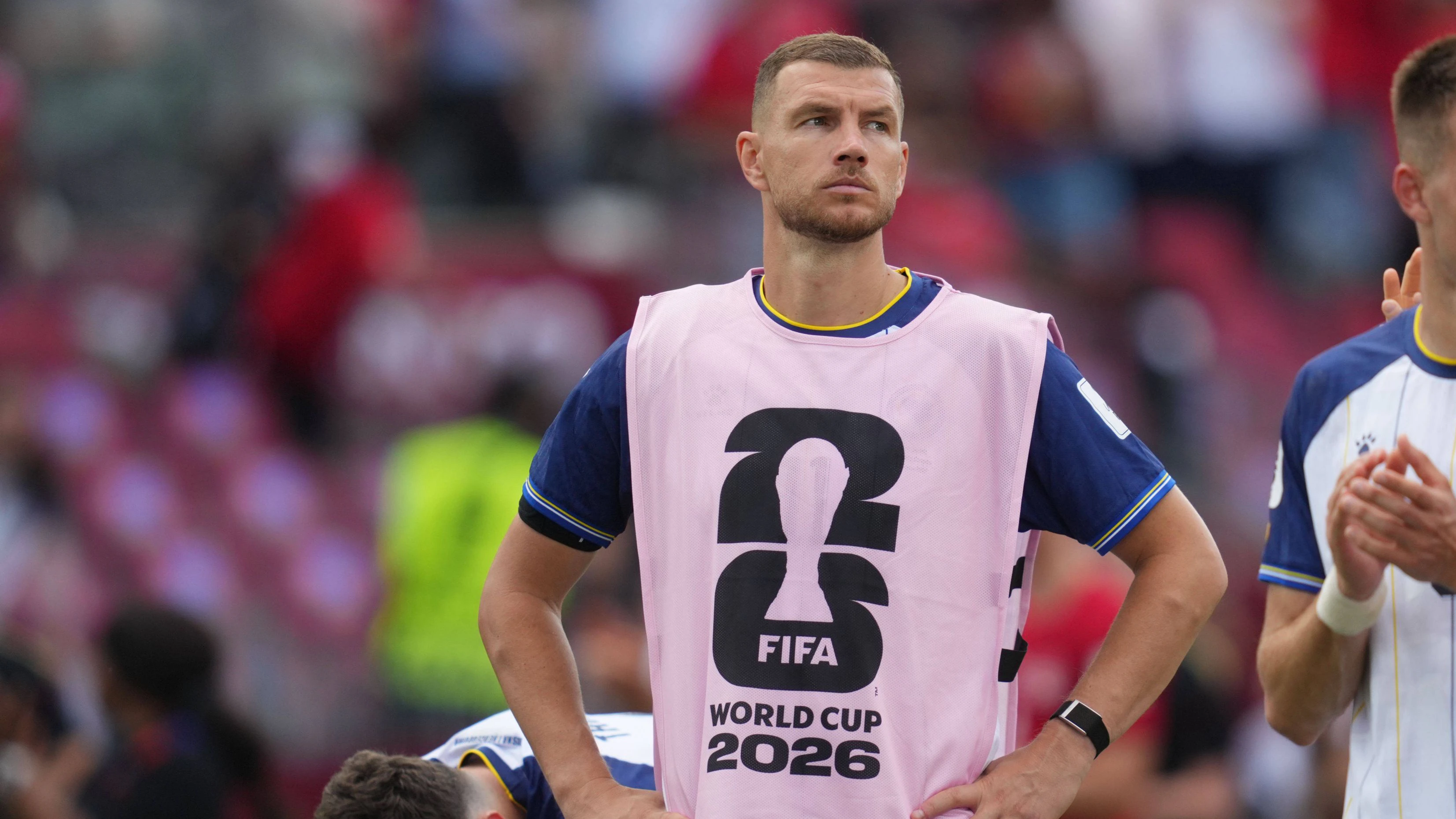 Edin Dzeko Bosnia And Herzegovina looks on during Canada and Bosnia and Herzegovina, Group B FIFA World Cup, WM, Weltmeisterschaft, Fussball 2026, Toronto Stadium, Toronto, Canada on June 12, 2026. Thor Wegner/DeFodi Images. Photo by DeFodi Images - *** Edin Dzeko Bosnia And Herzegovina looks on during Canada and Bosnia and Herzegovina, Group B FIFA World Cup 2026, Toronto Stadium, Toronto, Canada on June 12, 2026 Thor Wegner DeFodi Images Photo by DeFodi Images