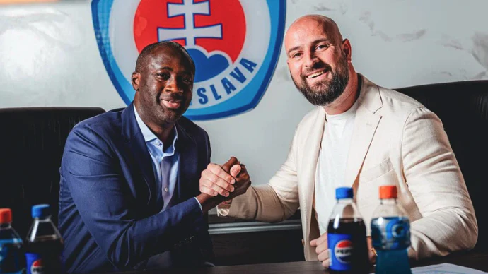 Yaya Toure wird Trainer von Slovan Bratislava. 
