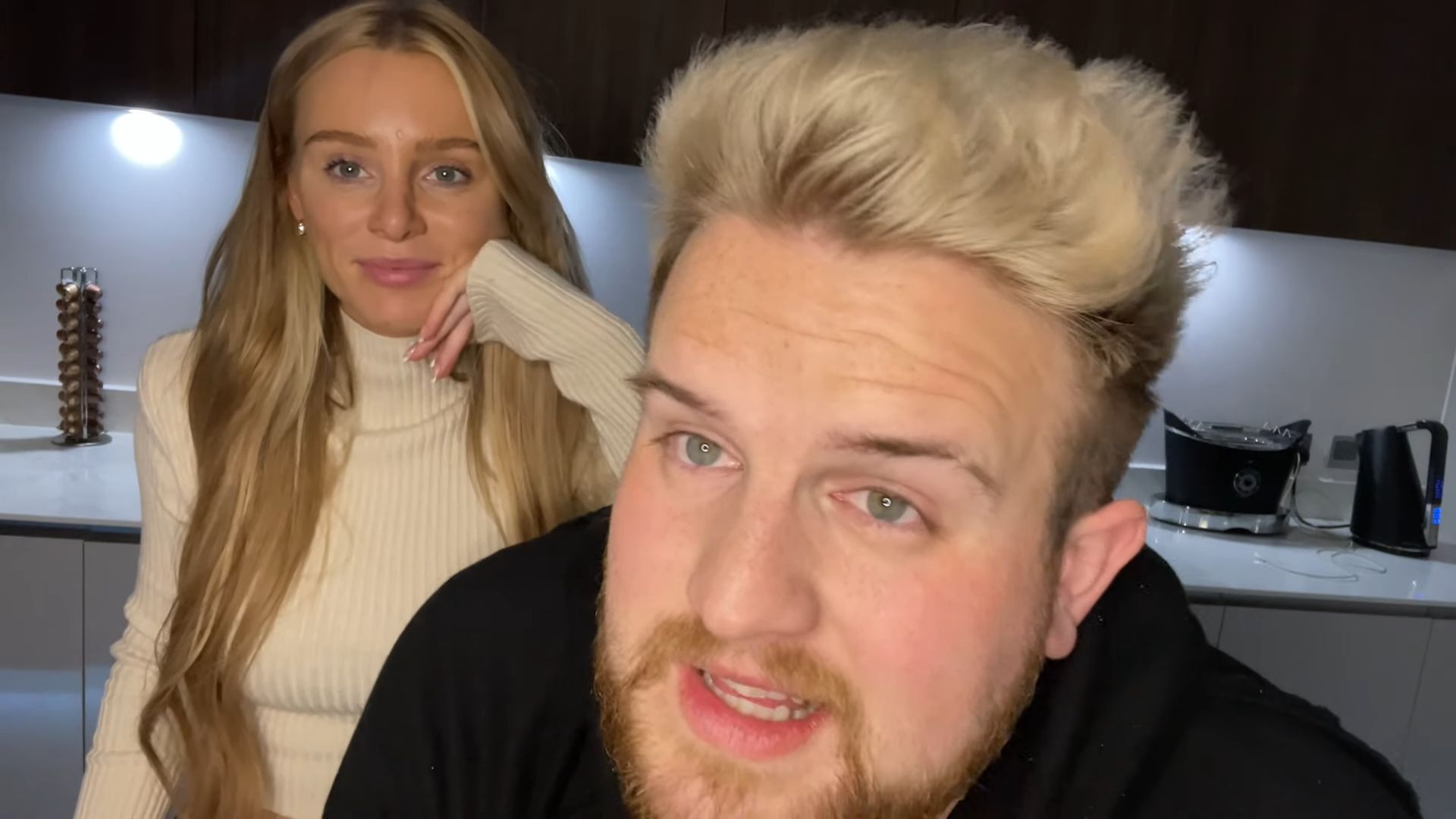 Räuber bedrohten YouTube-Star mit Pistole.