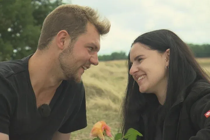 Damals noch glücklich vereint: Das „Bauer sucht Frau“-Traumpaar Michi (23) und Valentina (24) geht nun getrennte Wege.