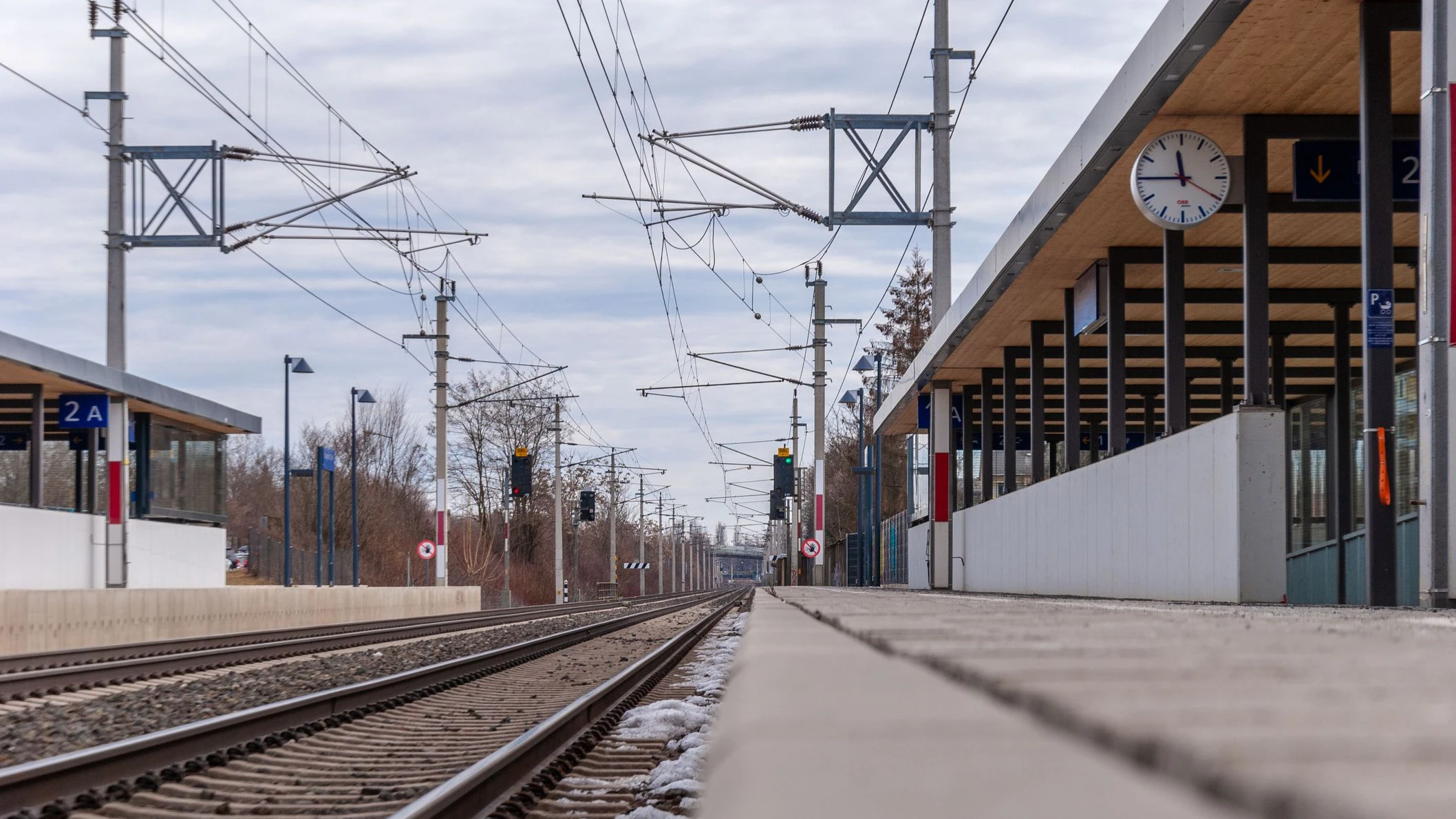 Der Bahnhof musste gesperrt werden (Symbolbild).