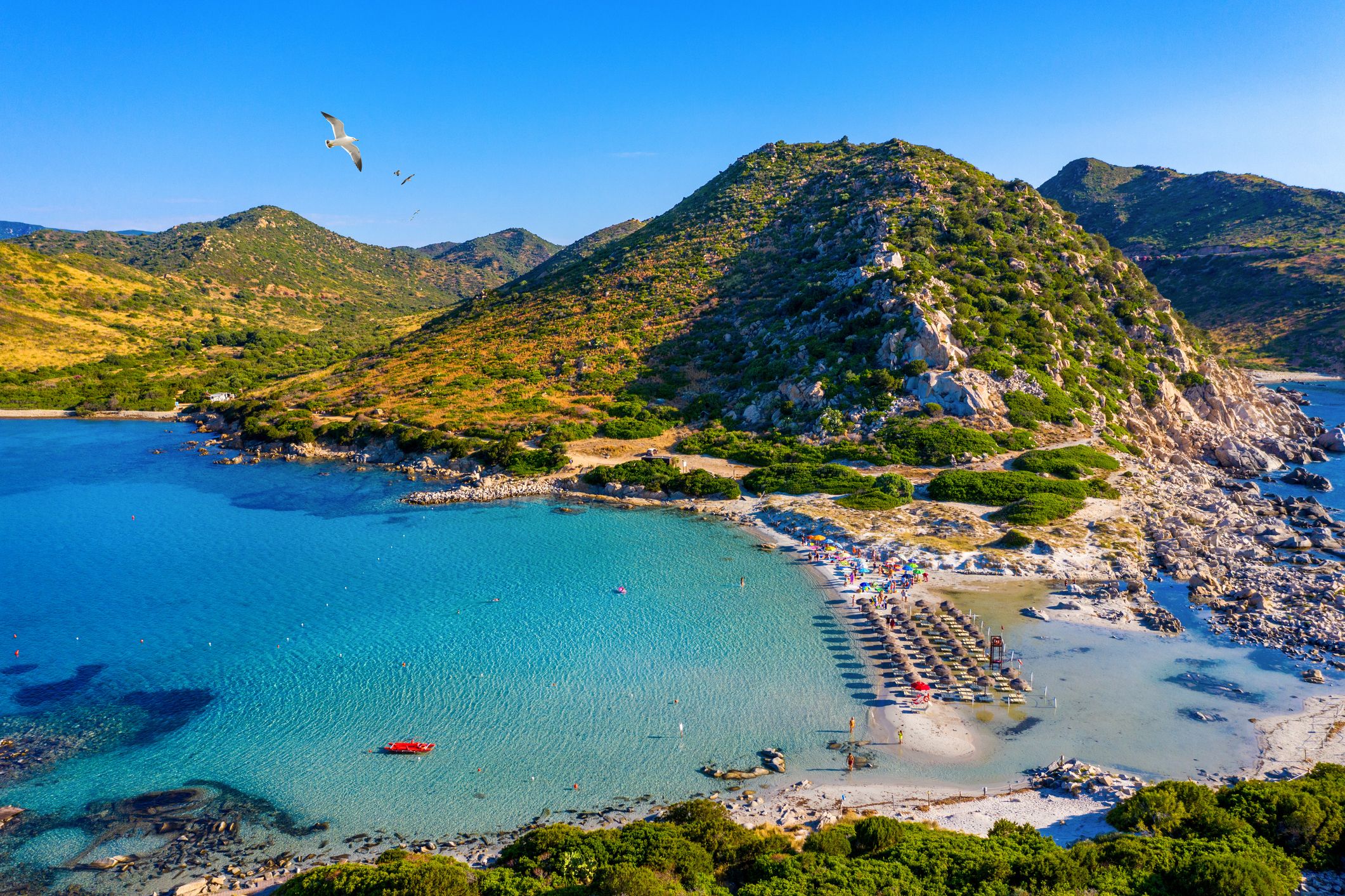 Traumstrand in Gefahr: Um die Natur zu schützen gilt am Strand von Punta Molentis seit heuer in der Sommersaison ein Sonnenschirmverbot - mit wenigen Ausnahmen.