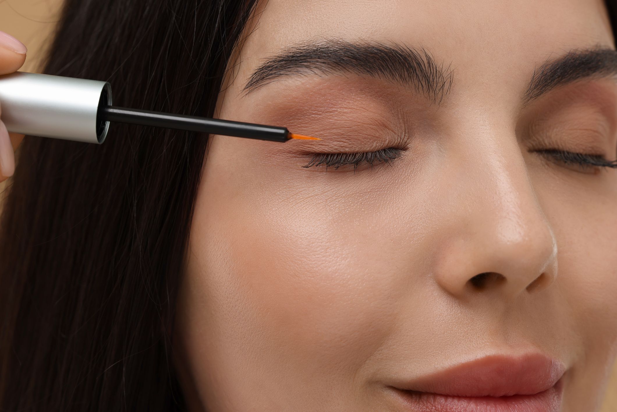 Ein häufiger Fehler ist laut der Ärztin die übermäßige Anwendung des Serums.