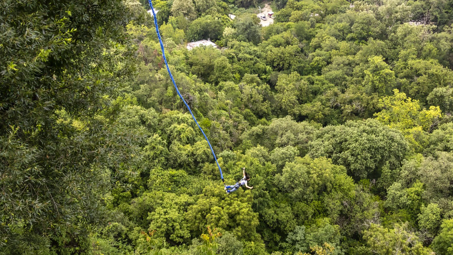 Heute.at - Bei Bungee-Jump Seil vergessen: Junge Frau (21) tot