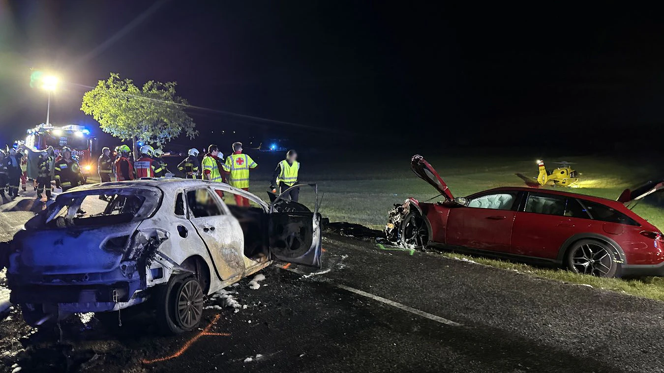 Heute.at - Autofahrer stirbt bei Feuer-Crash – er ist erst 18