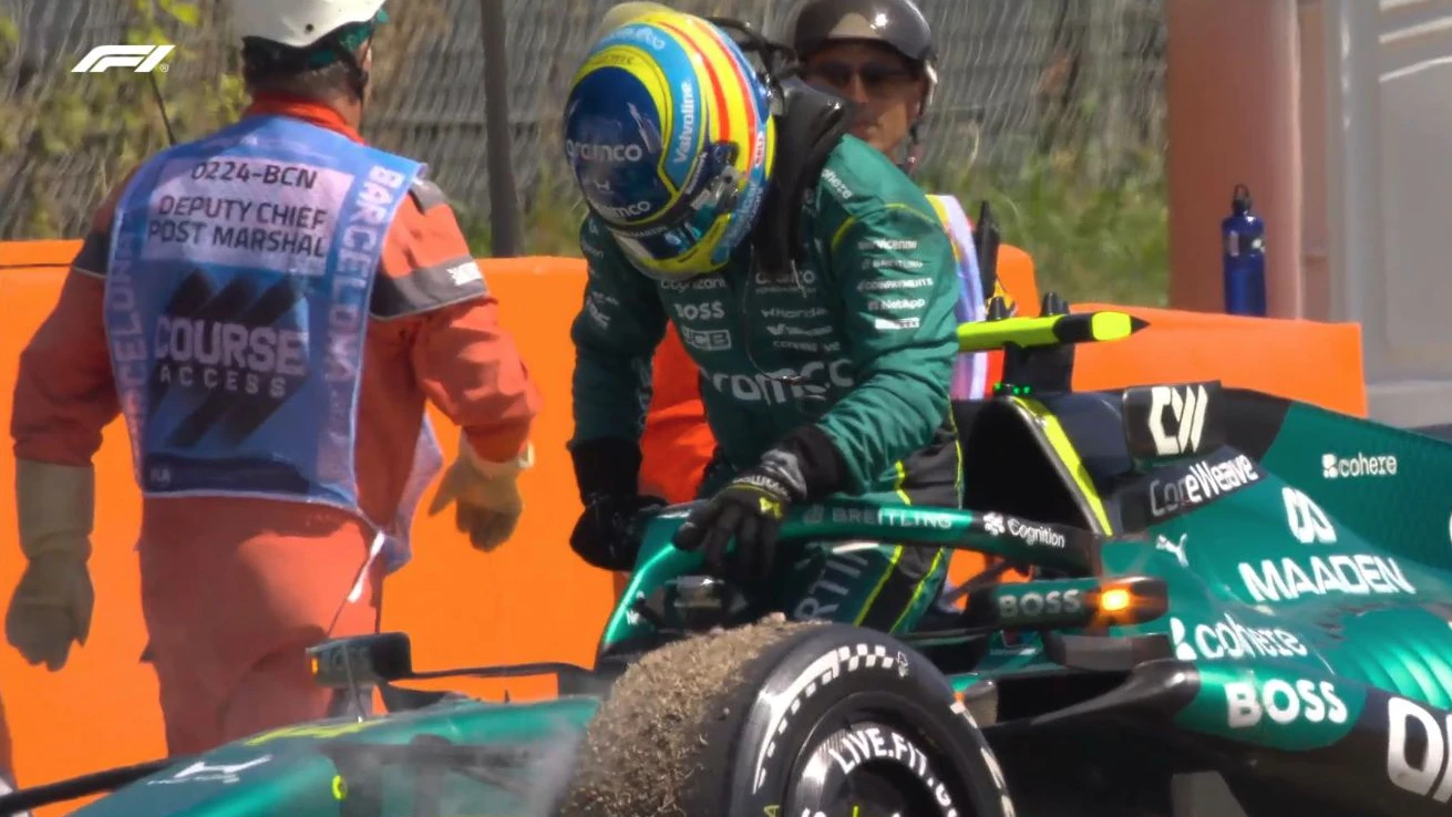 Fernando Alonso musste das Auto abstellen. 