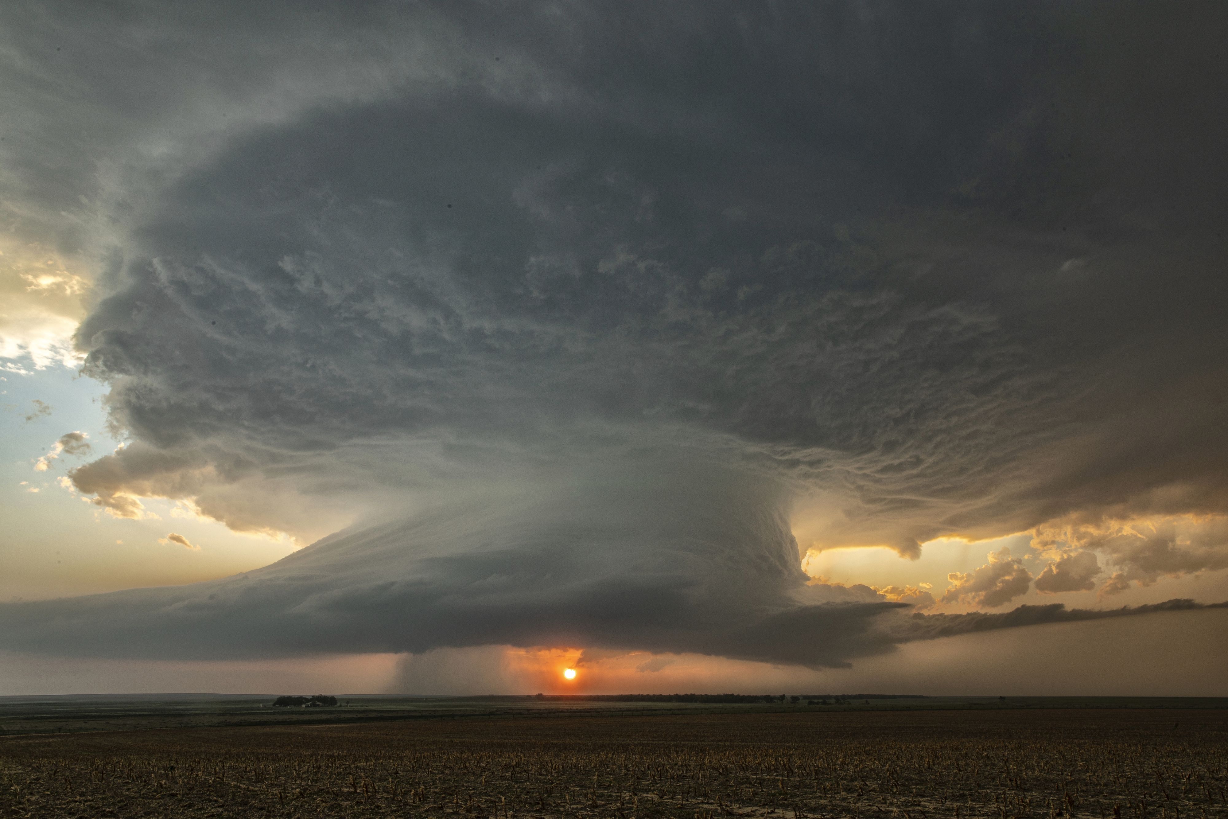 Heute.at - Etwa ab 15 Uhr – Gewitter-Superzelle im Anmarsch