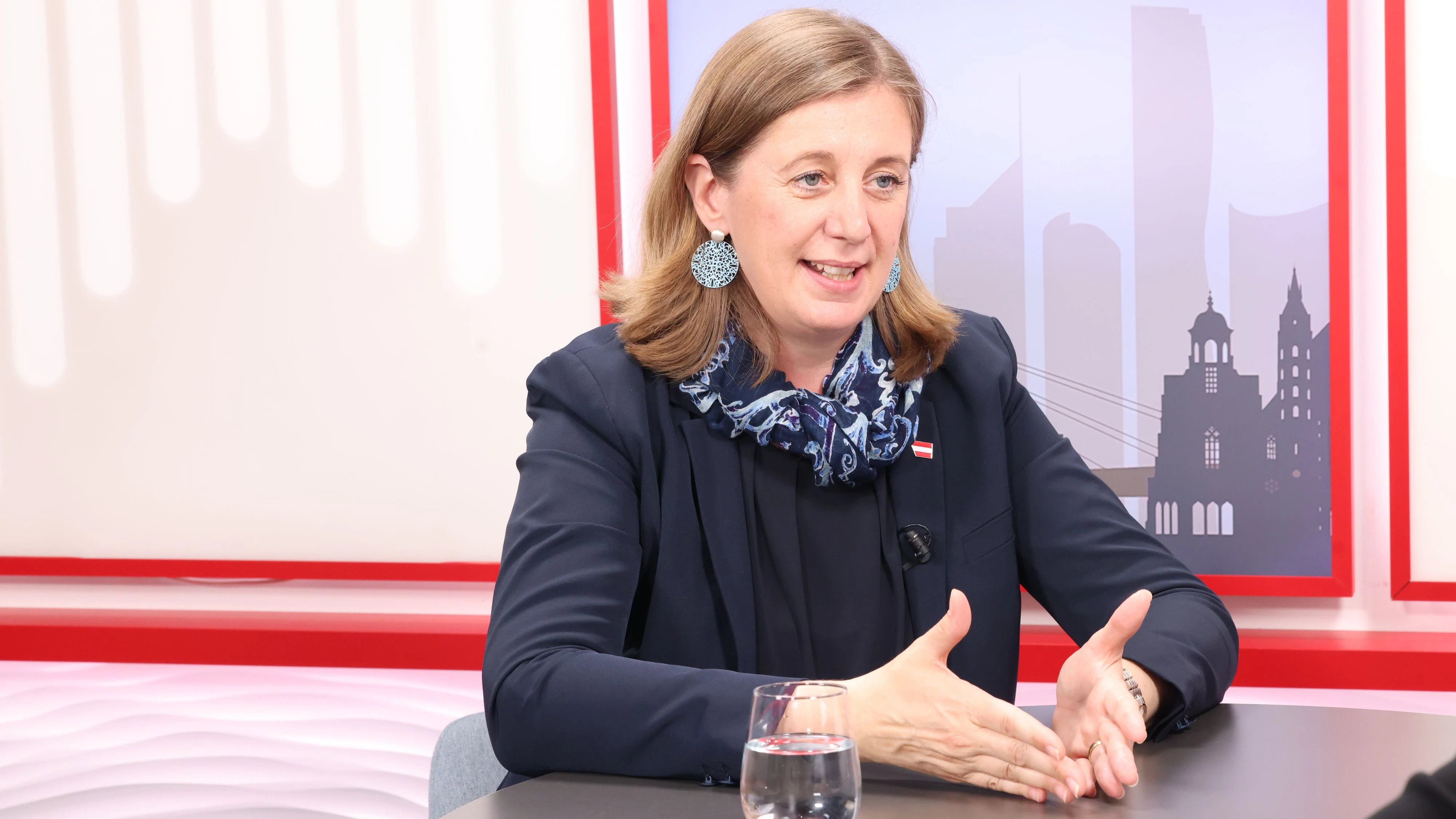 VP-Staatssekretärin Eibinger-Miedl erklärt, wie es bis zum endgültigen Beschluss des Budgets weitergeht.
