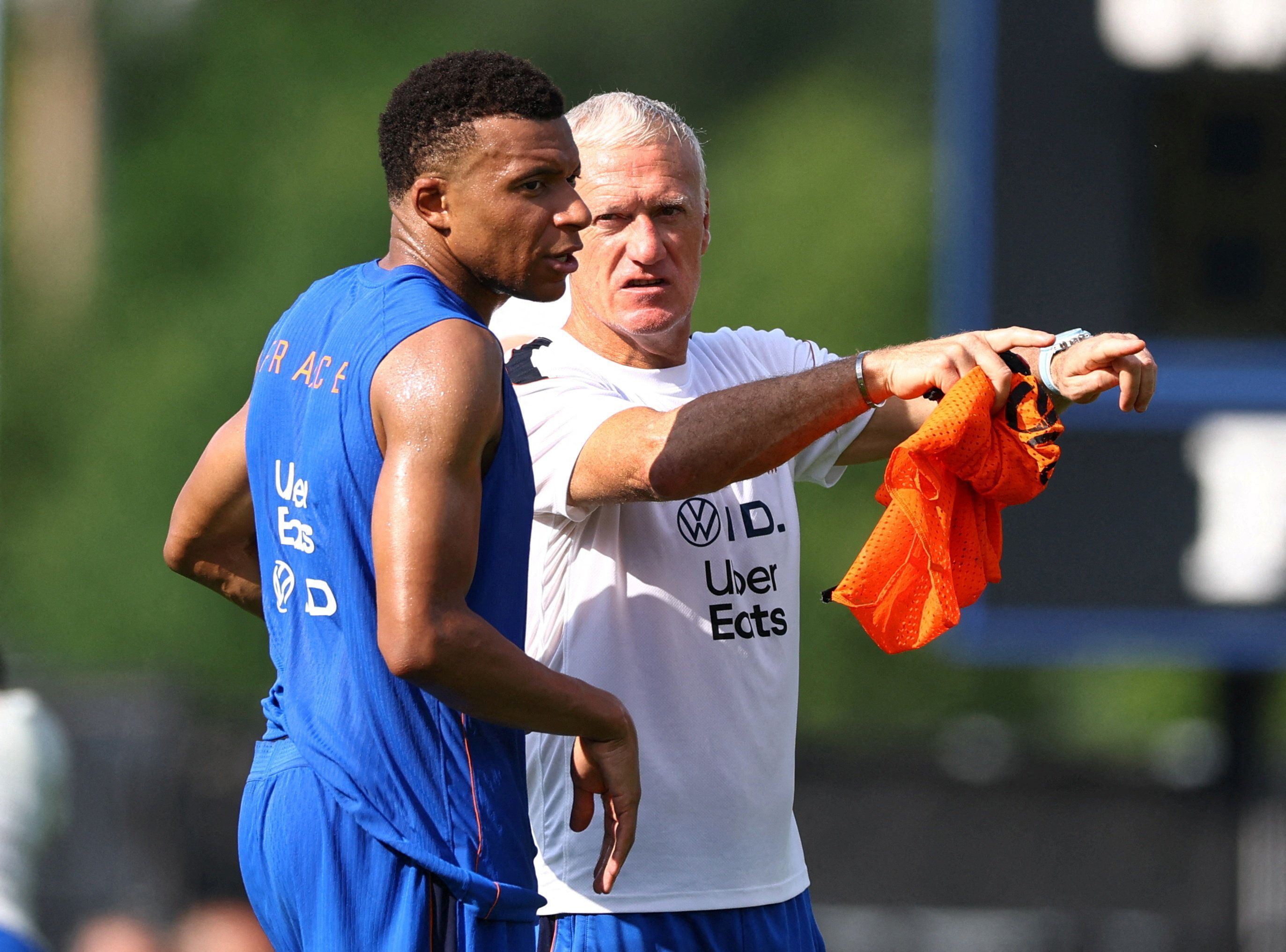 Frankreich-Teamchef Didier Deschamps soll das Thema Sex beim Turnier vergleichsweise locker sehen.