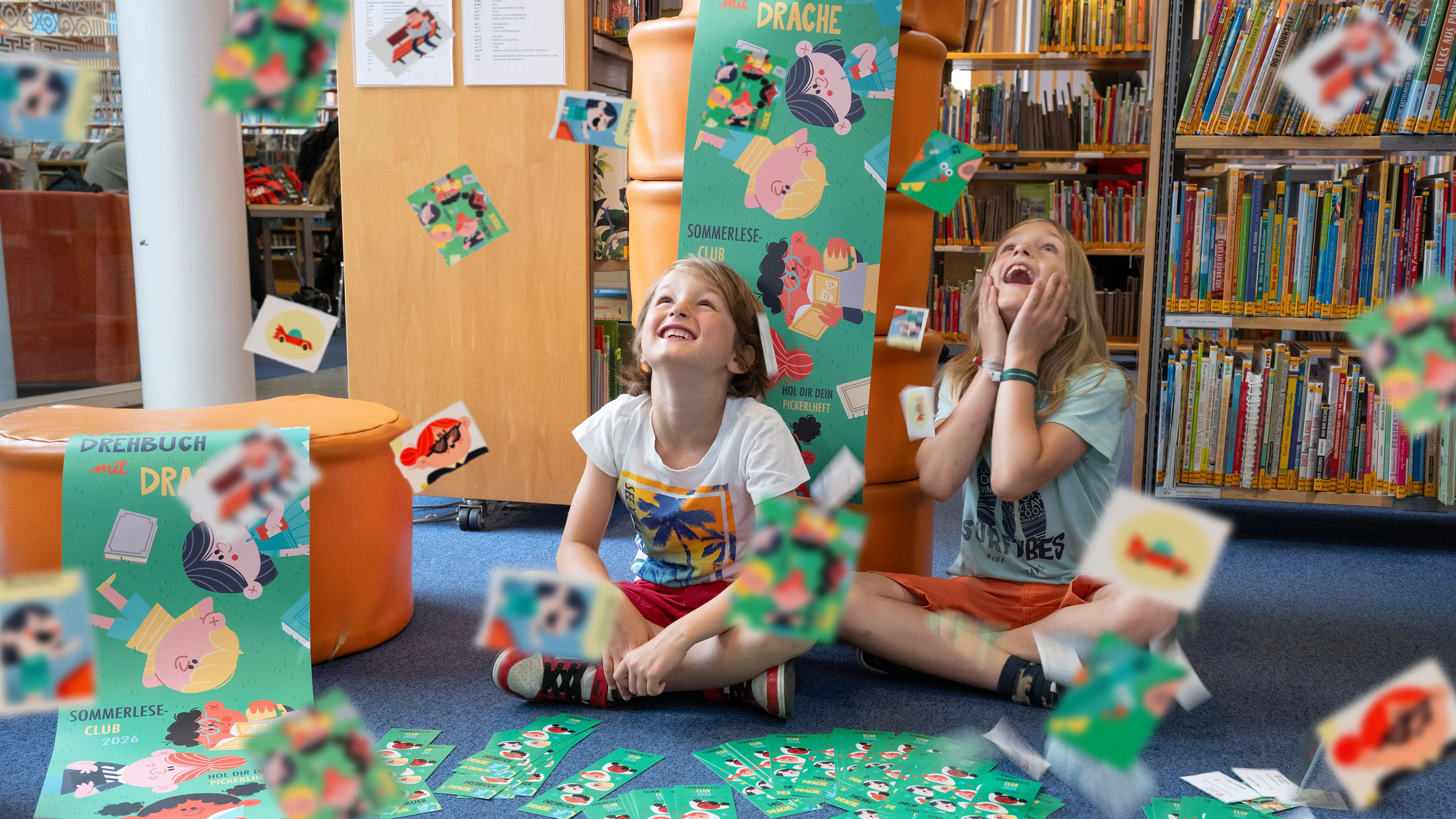 In die Bücherei kommen, Sticker sammeln und vielleicht noch einen Preis abstauben. Von 15. Juni bis 11. September 2026 startet das Sammelabenteuer der Büchereien für Kinder und Jugendliche.