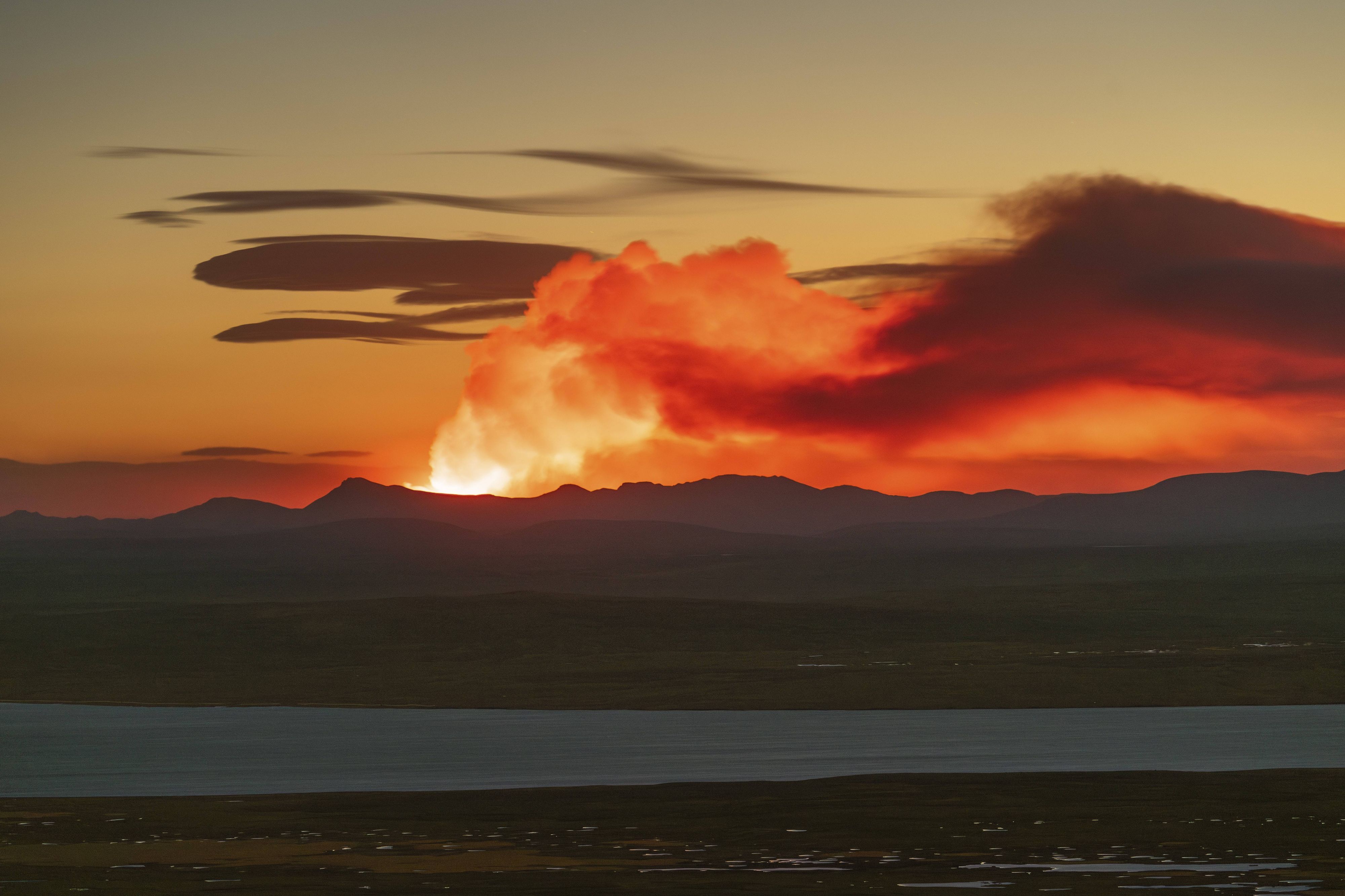 Feuerschein der Holuhraun-Spalteneruption nördlich des Vulkans Bárðarbunga im Isländischen Hochland am 11. September 2014.