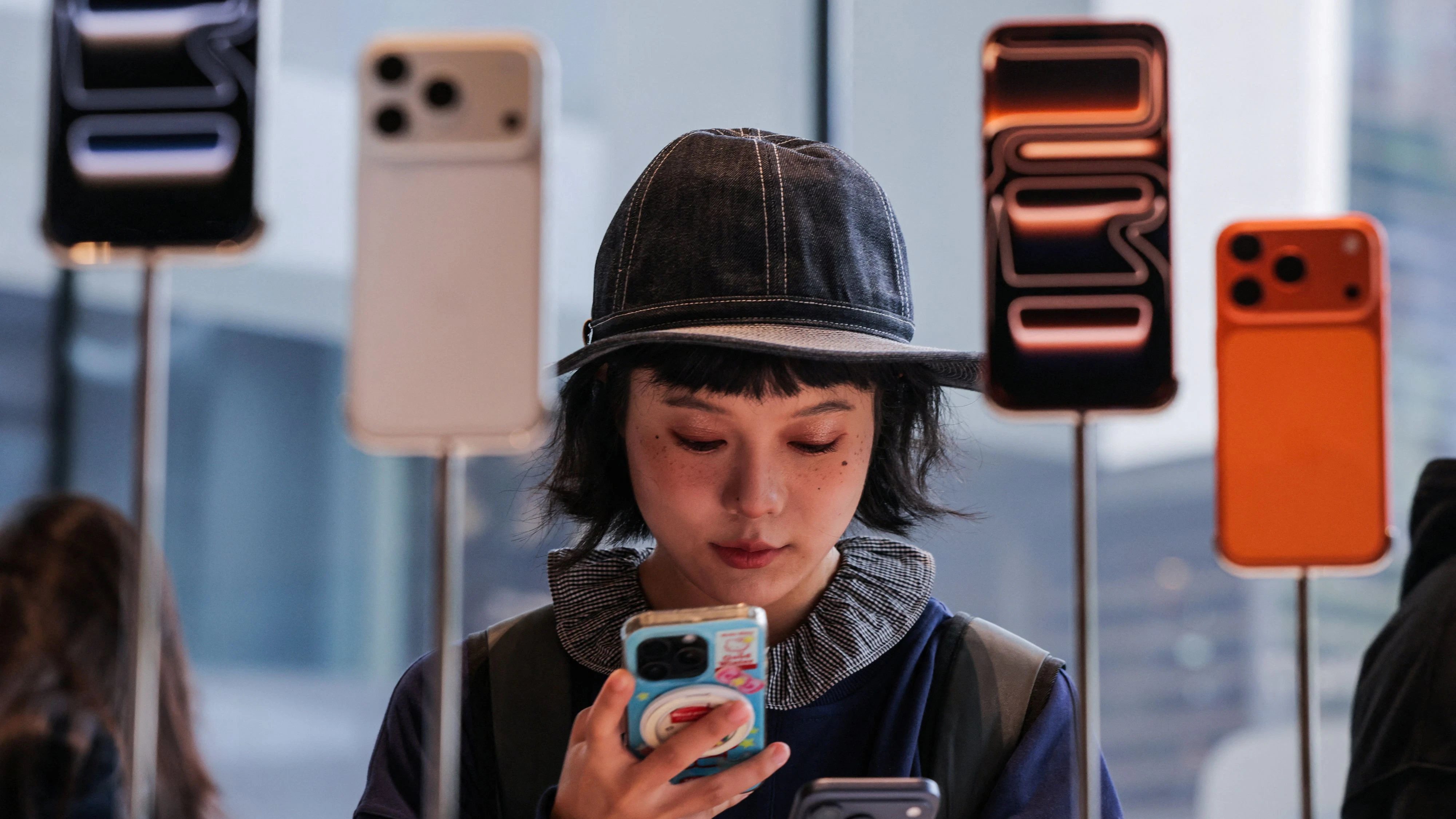 Die Hinweise deuten darauf hin, dass das "iPhone Fold" innen fast quadratisch sein wird. 