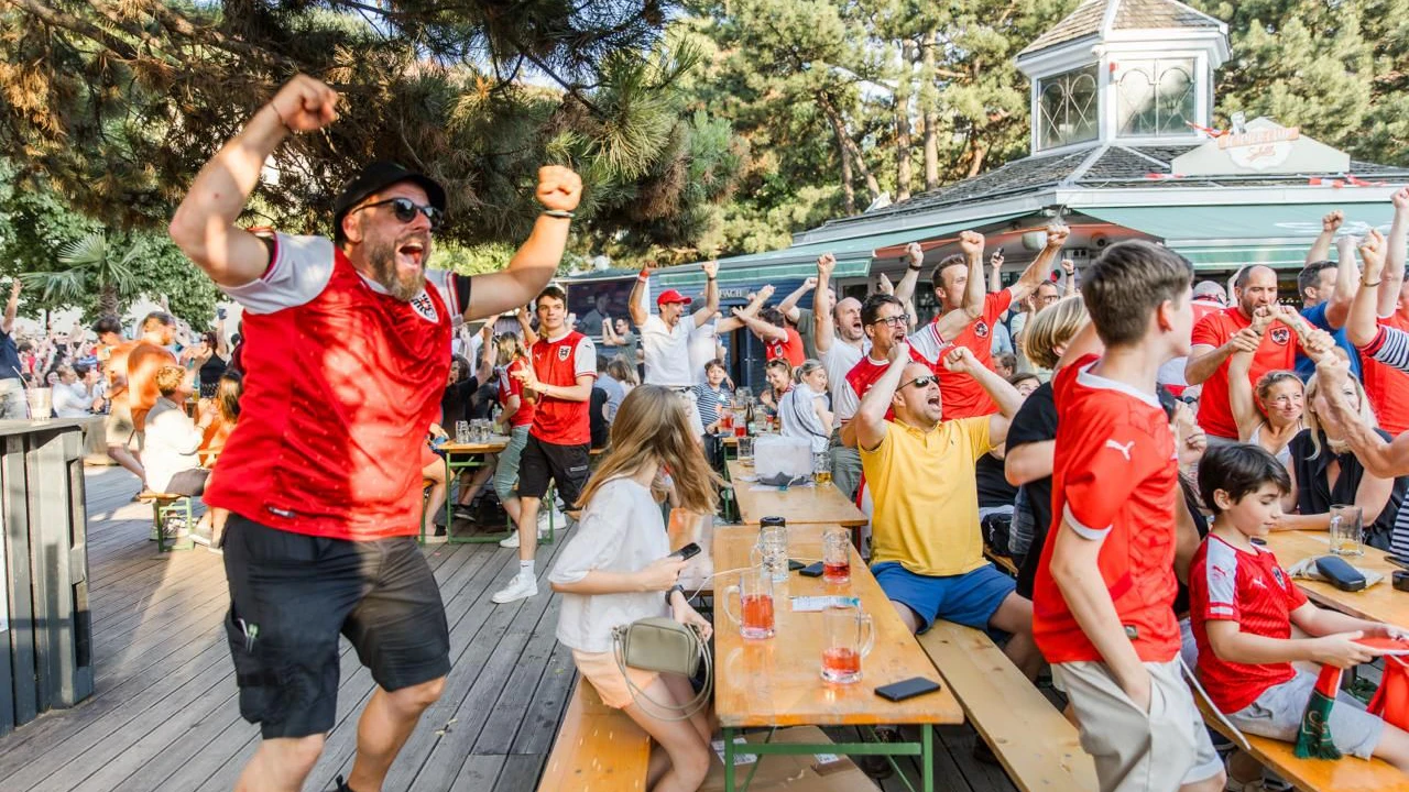 Heute.at - Wirt ausgebucht! ÖFB-Spiel wird zur Frühstücks-Party