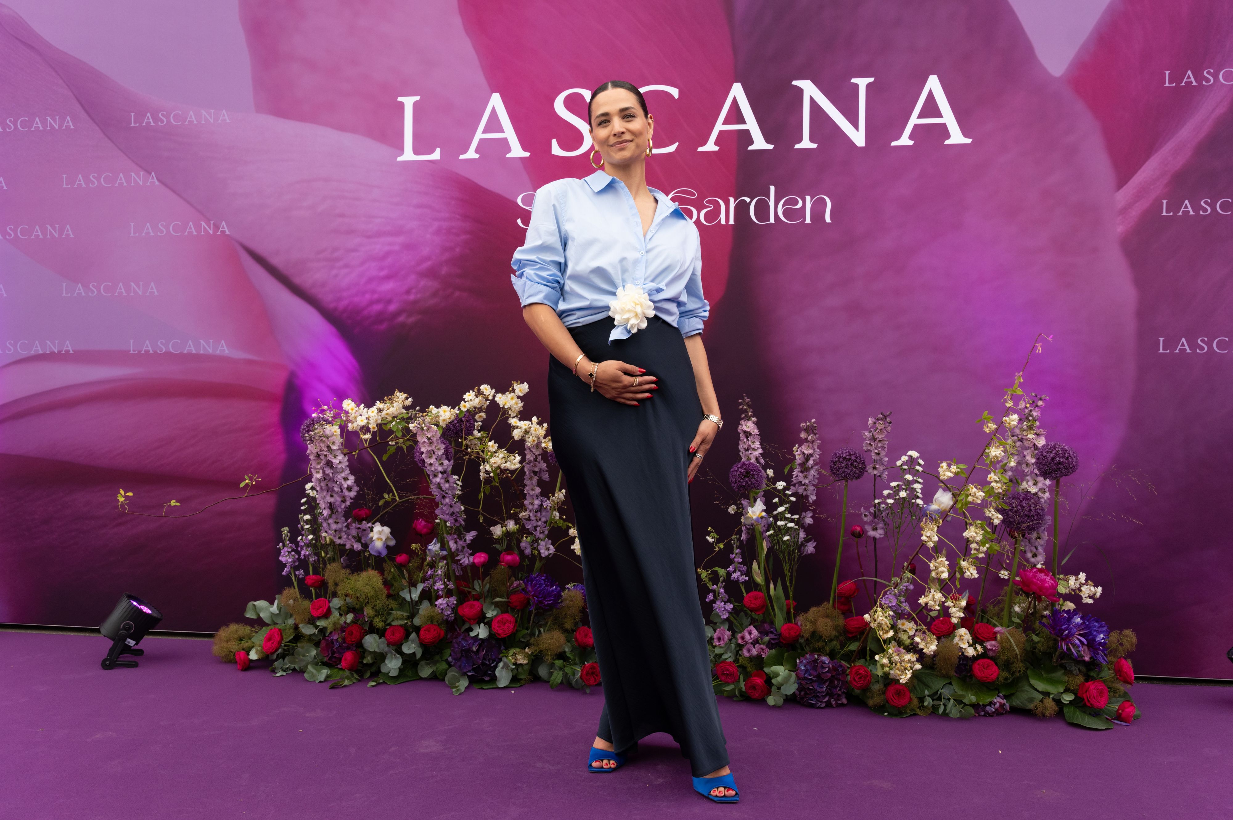 Bei einem Event von Lascana zeigte Amira Aly erstmals öffentlich ihren Babybauch.