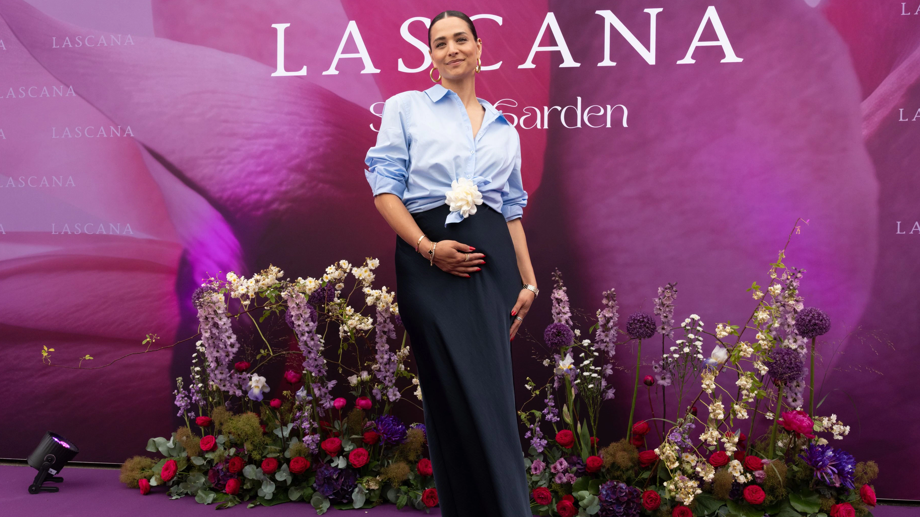 Bei einem Event von Lascana zeigte Amira Aly erstmals öffentlich ihren Babybauch.