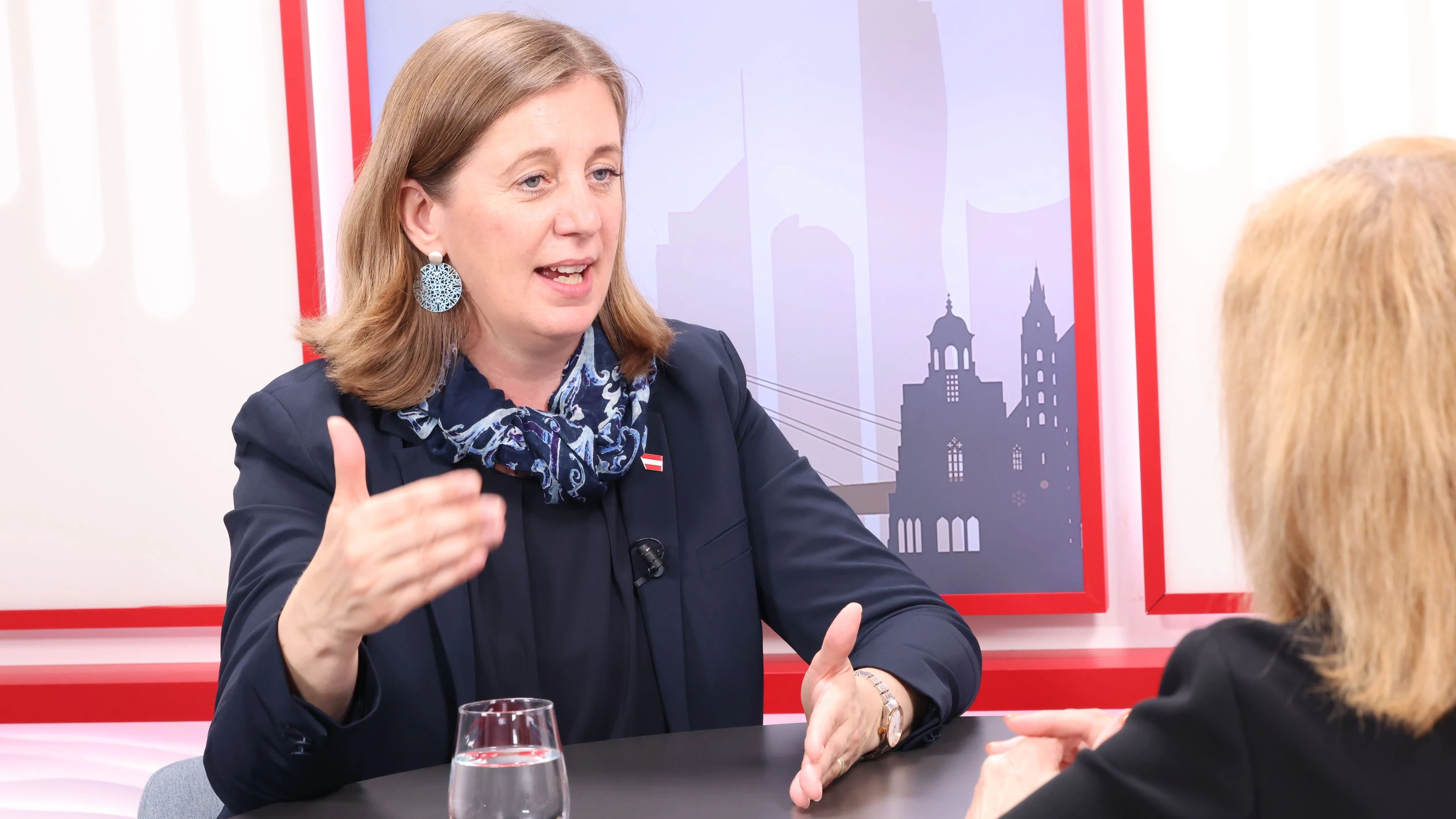 Finanzstaatssekretärin Barbara Eibinger-Miedl (ÖVP) im Interview mit "Heute".
