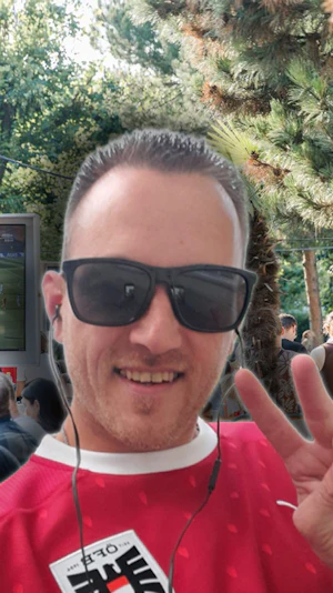 Fußball-WM: Österreich gegen Jordanien startet früh. Wiener Fans stellen Uhren vor, Salettl bietet Frühstücks-Buffet zum Public Viewing.