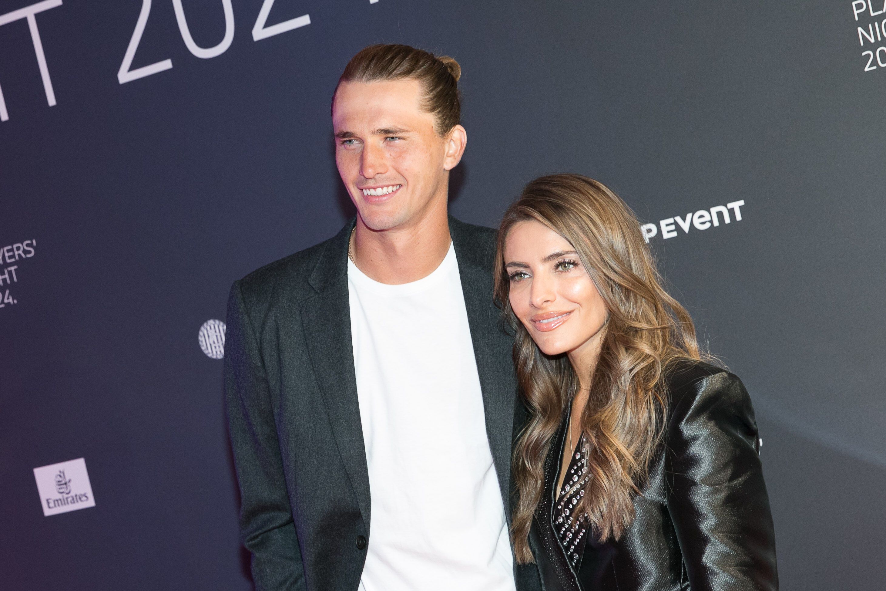 Alexander Zverev und Sophia Thomalla sind nun Eltern von zwei Dackeln.