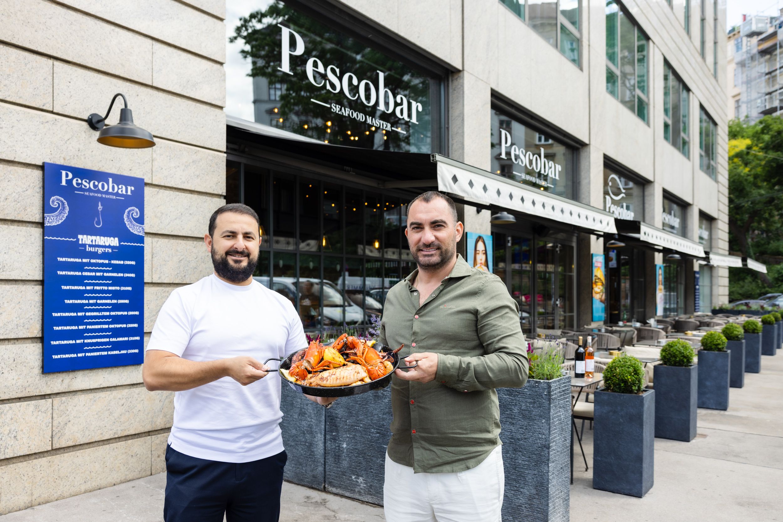 Ulas Celikkol und Paul Nicolau eröffneten in der CIty.