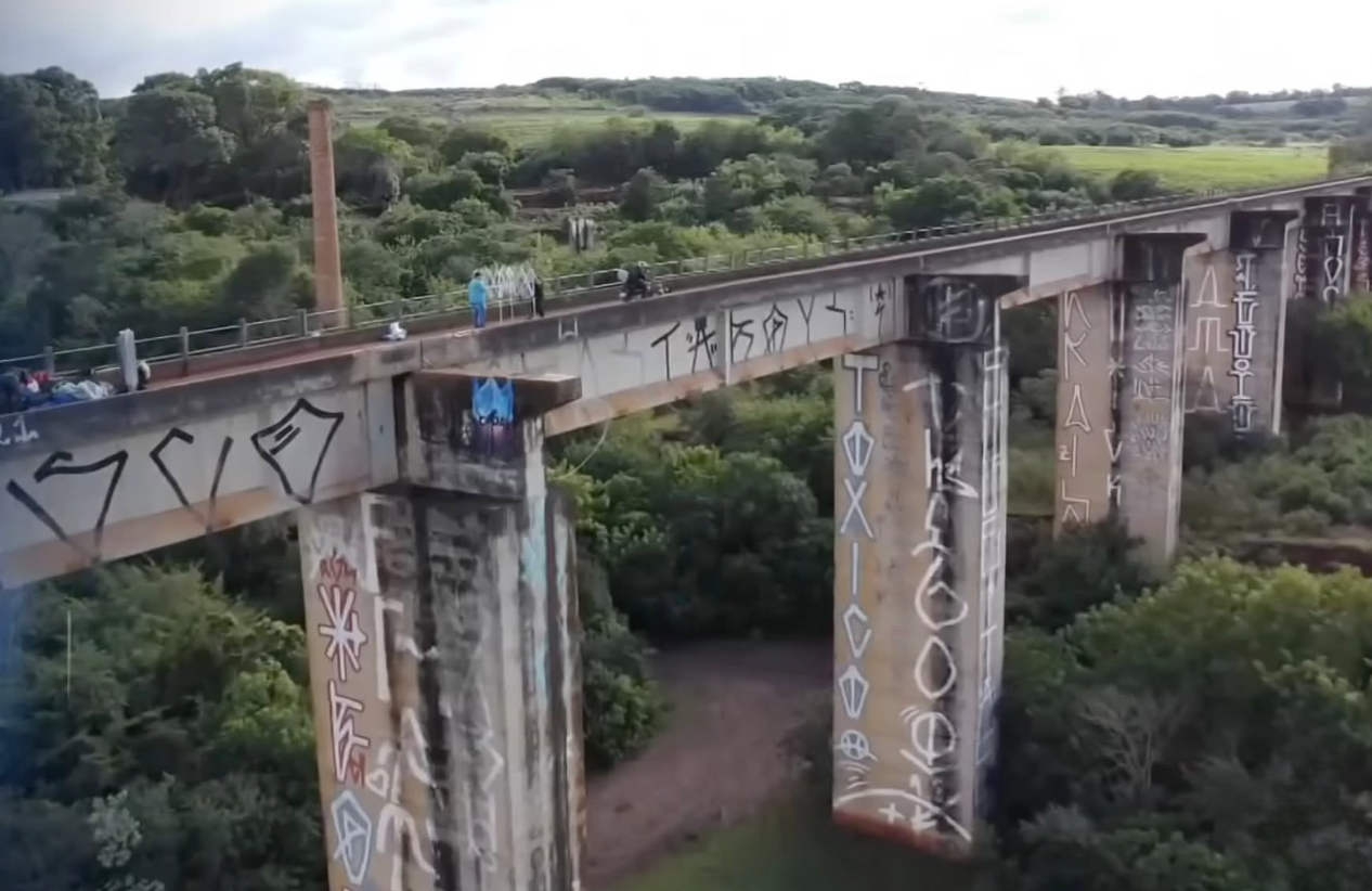 Von dieser Brücke stürzte Maria (21) in den Tod.