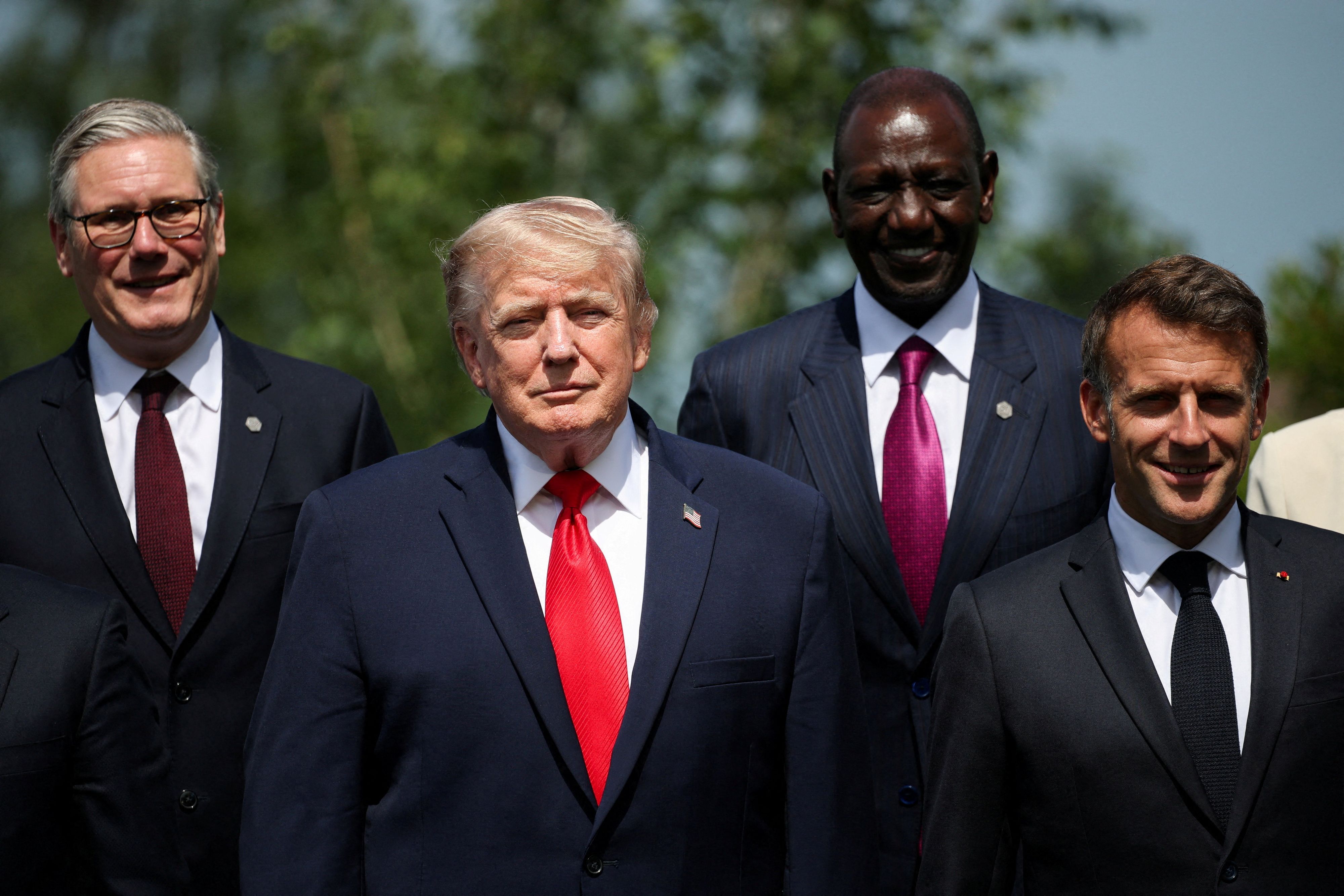 Donald Trump kam in Evian bestens gelaunt an – noch ganz begeistert von der Kampfschau am Abend davor.