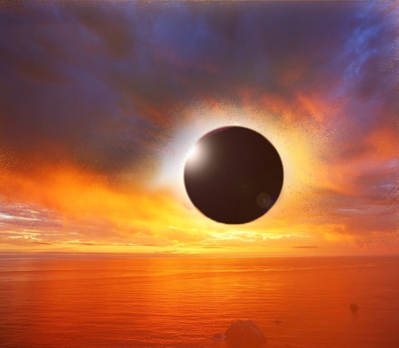 Sonnenfinsternis beim Sonnenuntergang