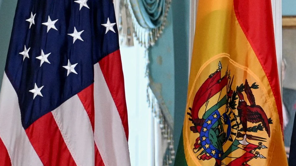 Bolivia's president-elect Rodrigo Paz meets with U.S. Secretary of State Marco Rubio at the State Department in Washington, D.C., U.S., October 31, 2025. REUTERS/Annabelle Gordon