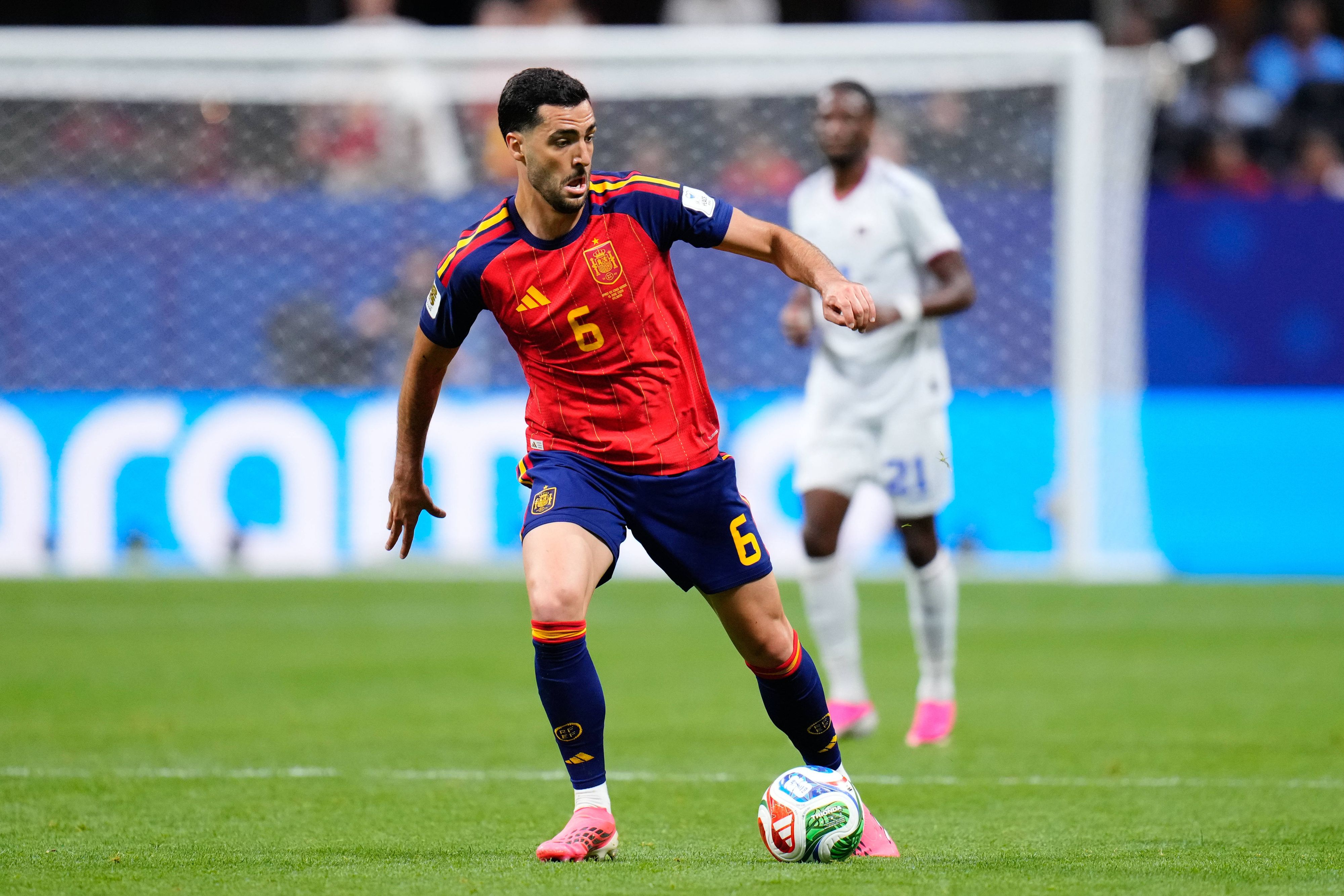 Spanien-Kicker Mikel Merino. 