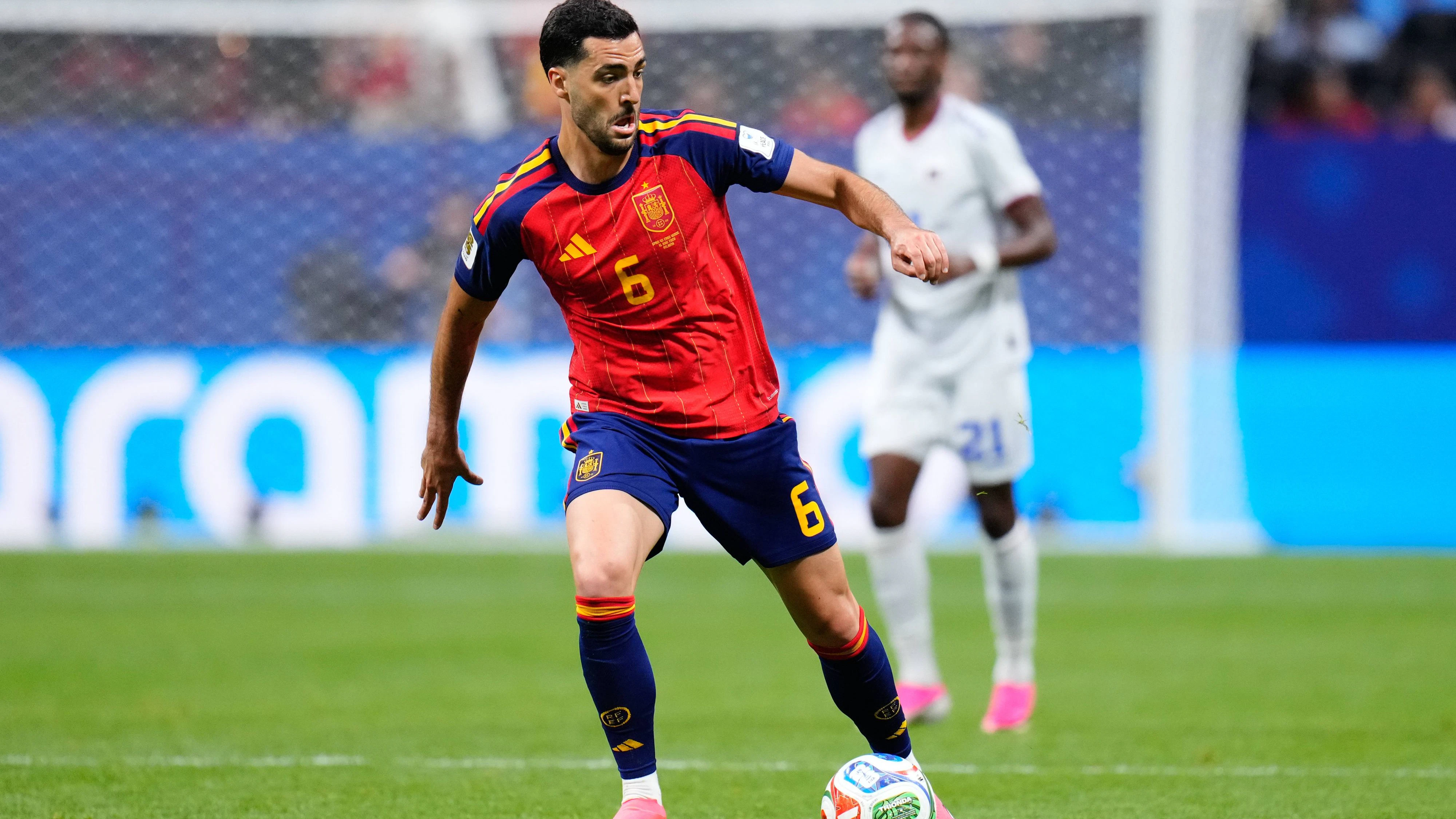 Spanien-Kicker Mikel Merino. 