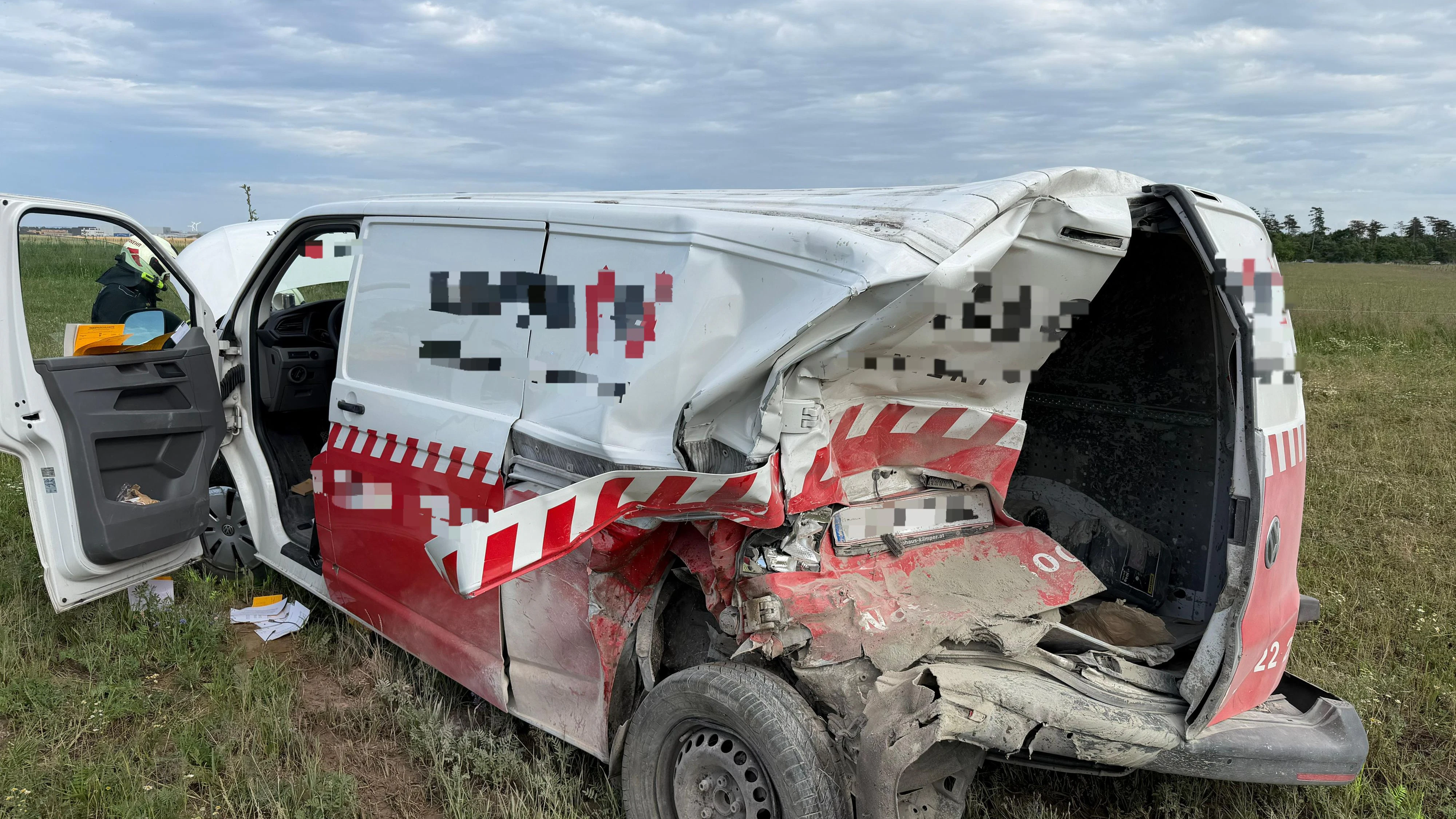 Heute.at - Drei Verletzte nach Auffahrunfall – Heli im Einsatz