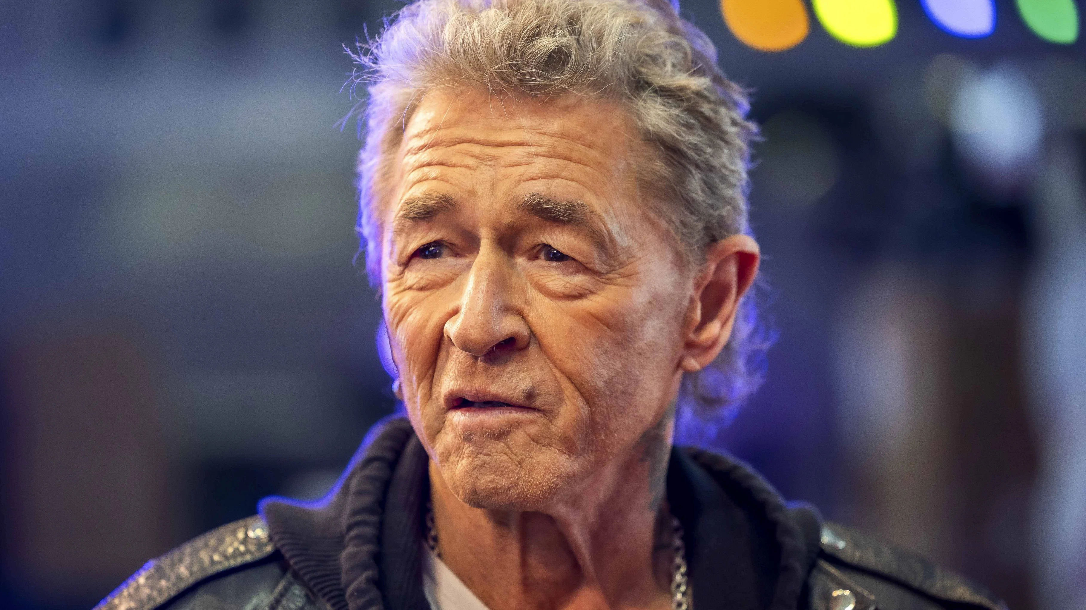 Heute.at - Peter Maffay sitzt plötzlich an der Supermarkt-Kassa