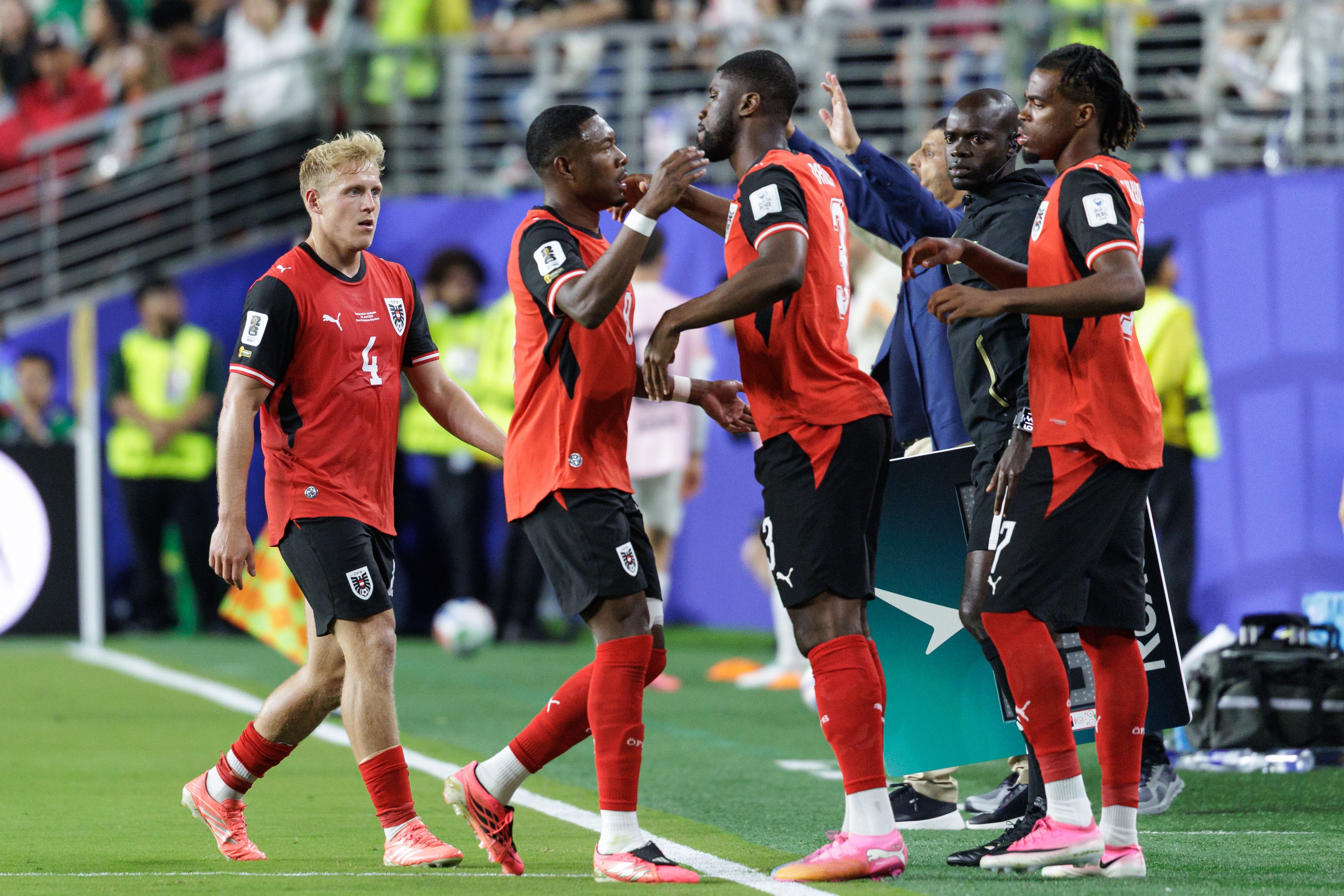 Die ÖFB-Stars bejubeln den WM-Auftaktsieg gegen Jordanien. 