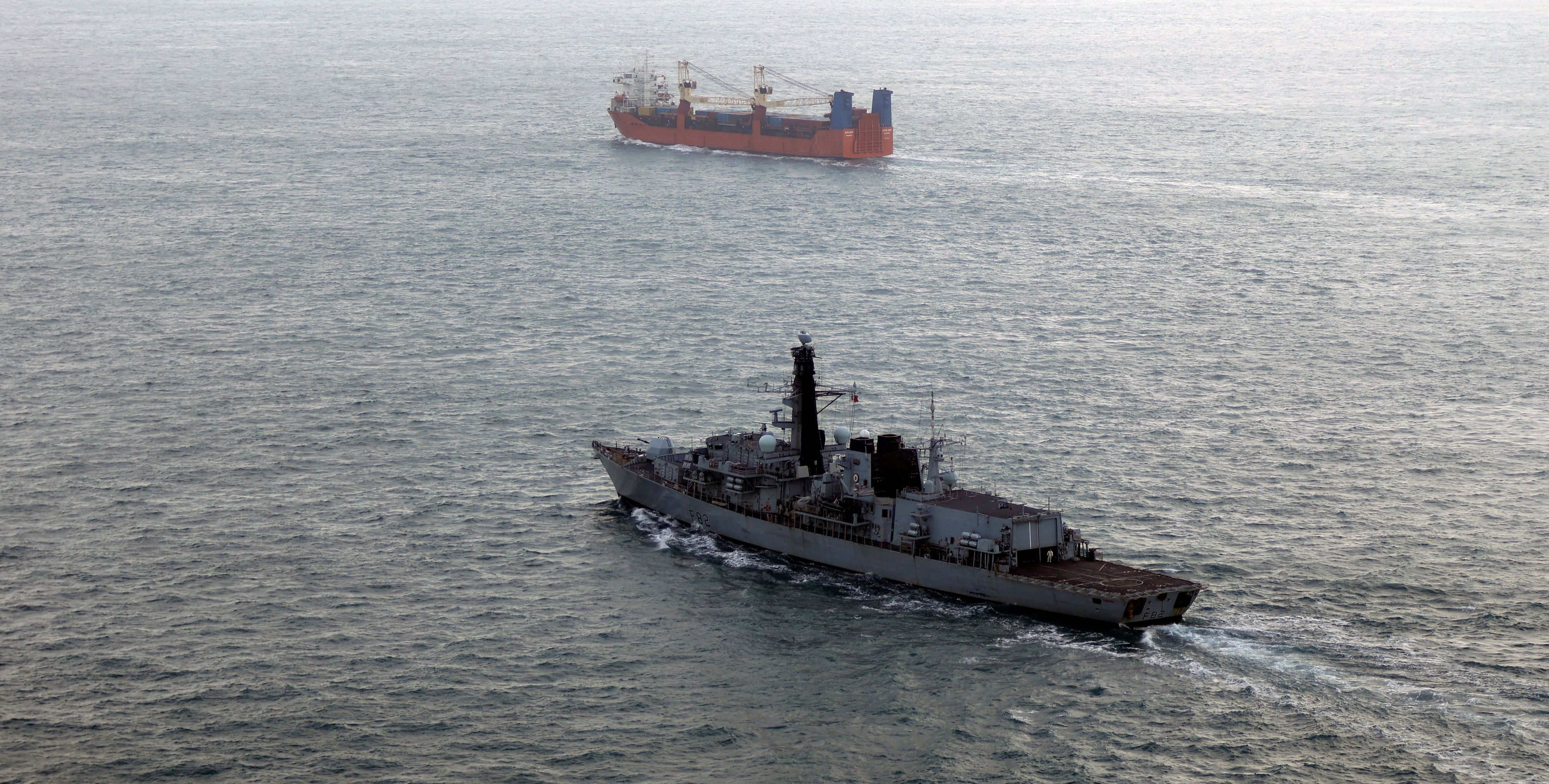 Zivile Yacht wird von russischem Kriegsschiff beschossen