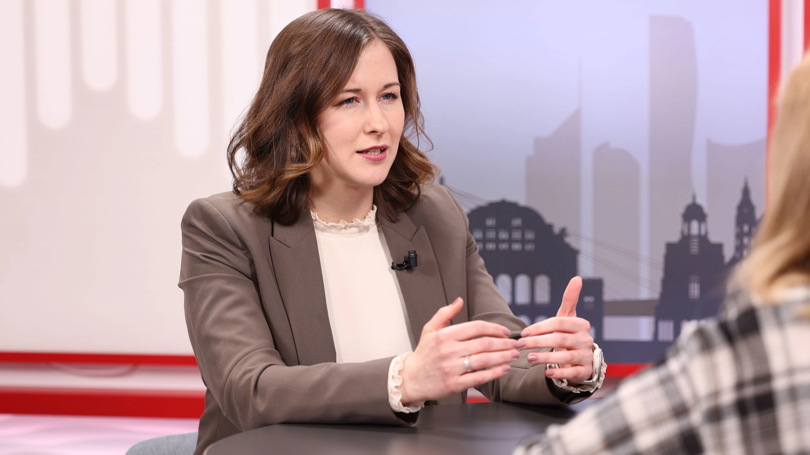 "Wir müssen handeln und Kinder besser schützen", erklärt Jugendministerin Claudia Bauer (ÖVP).
